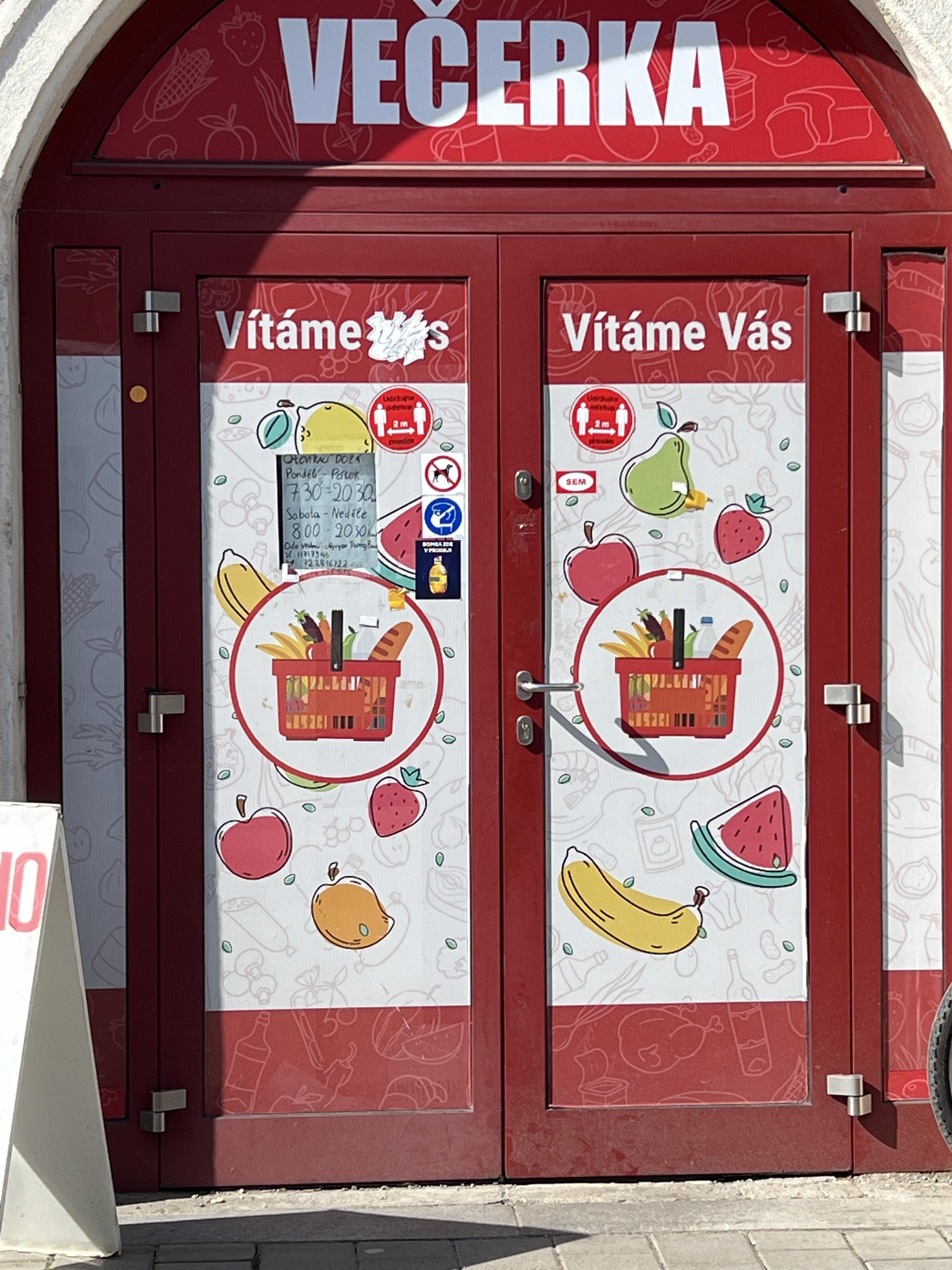 Večerka Hlavní třída foto 2