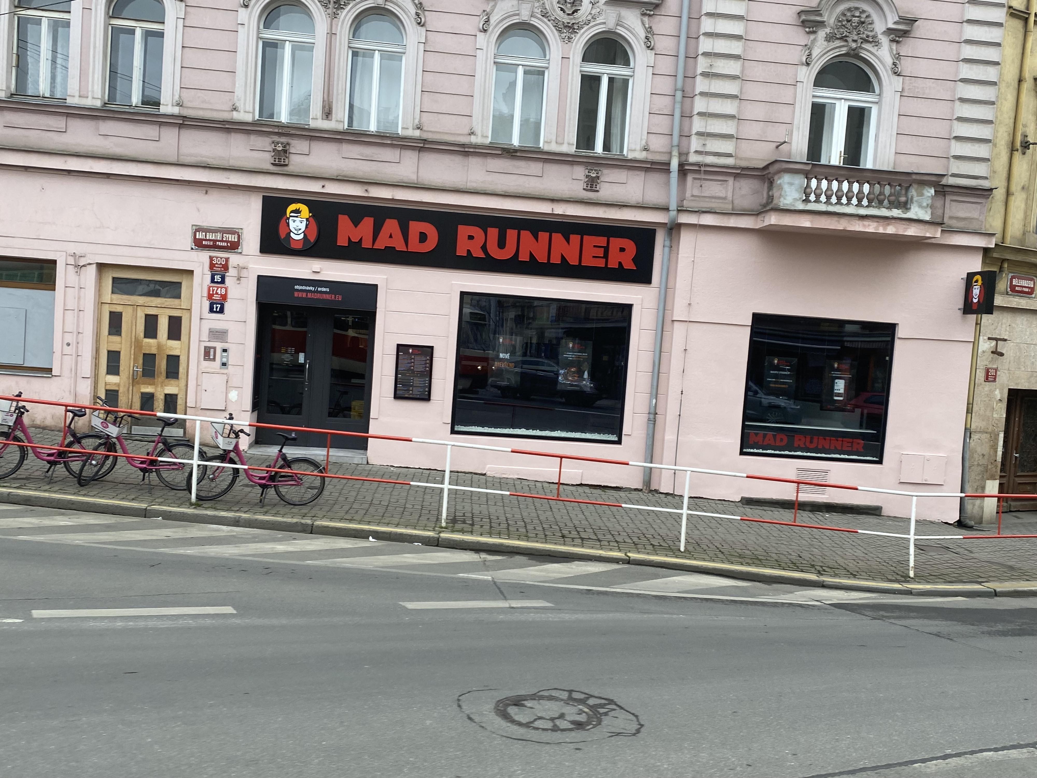 Mad Runner