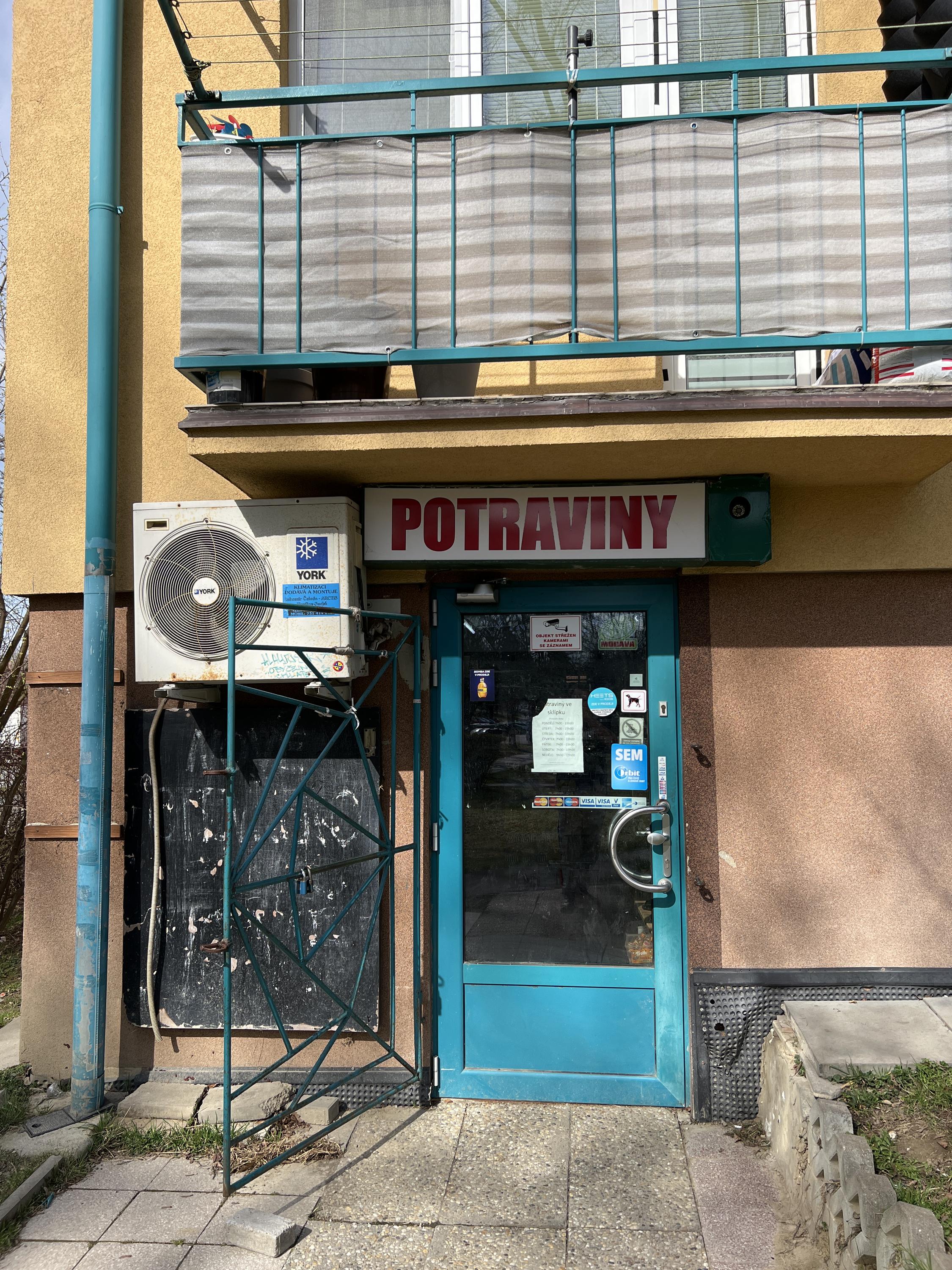 Potraviny Mánesova foto 1