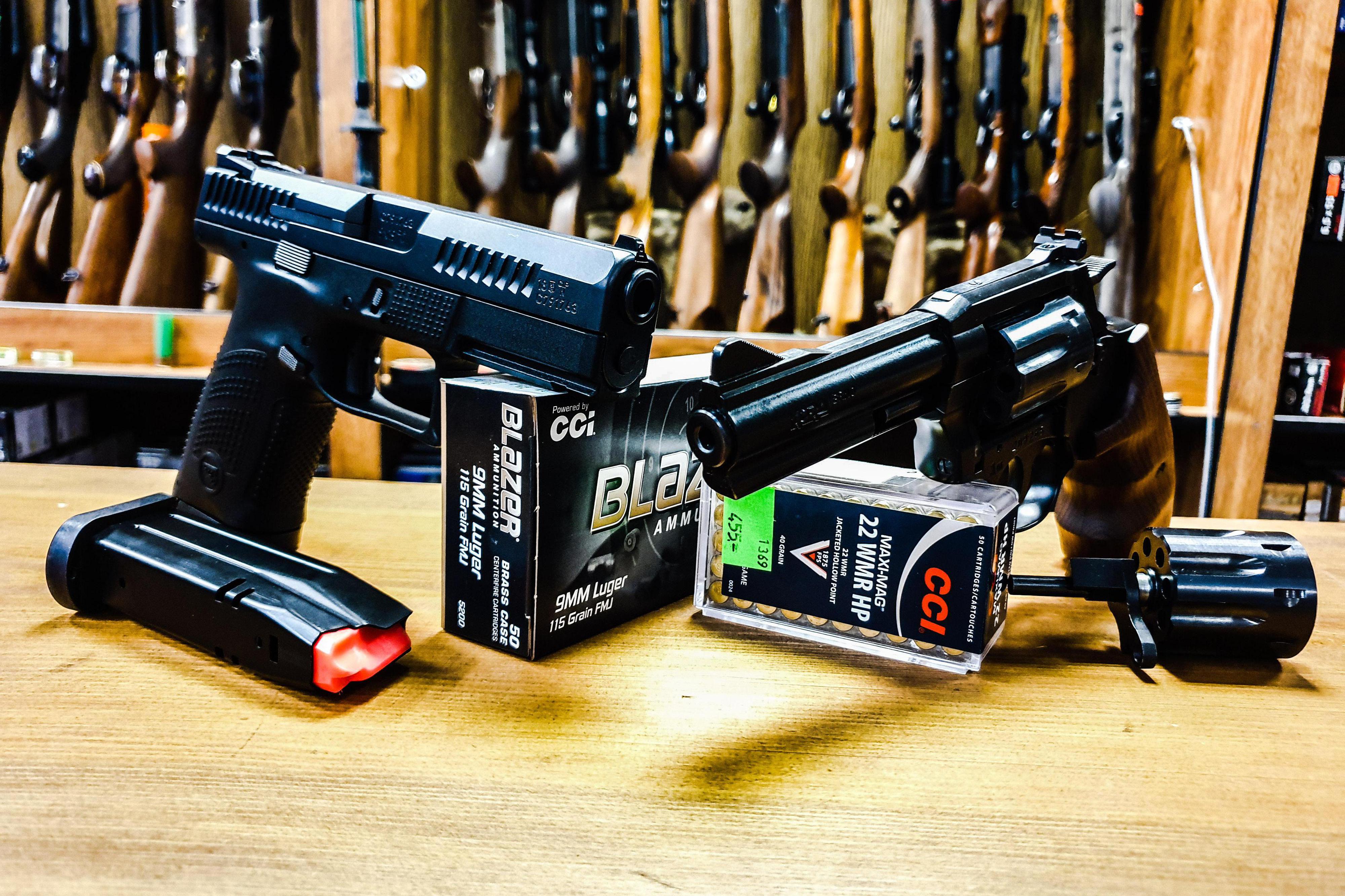 Zbraně a střelivo - Lovecké potřeby - Tomáš Klicman