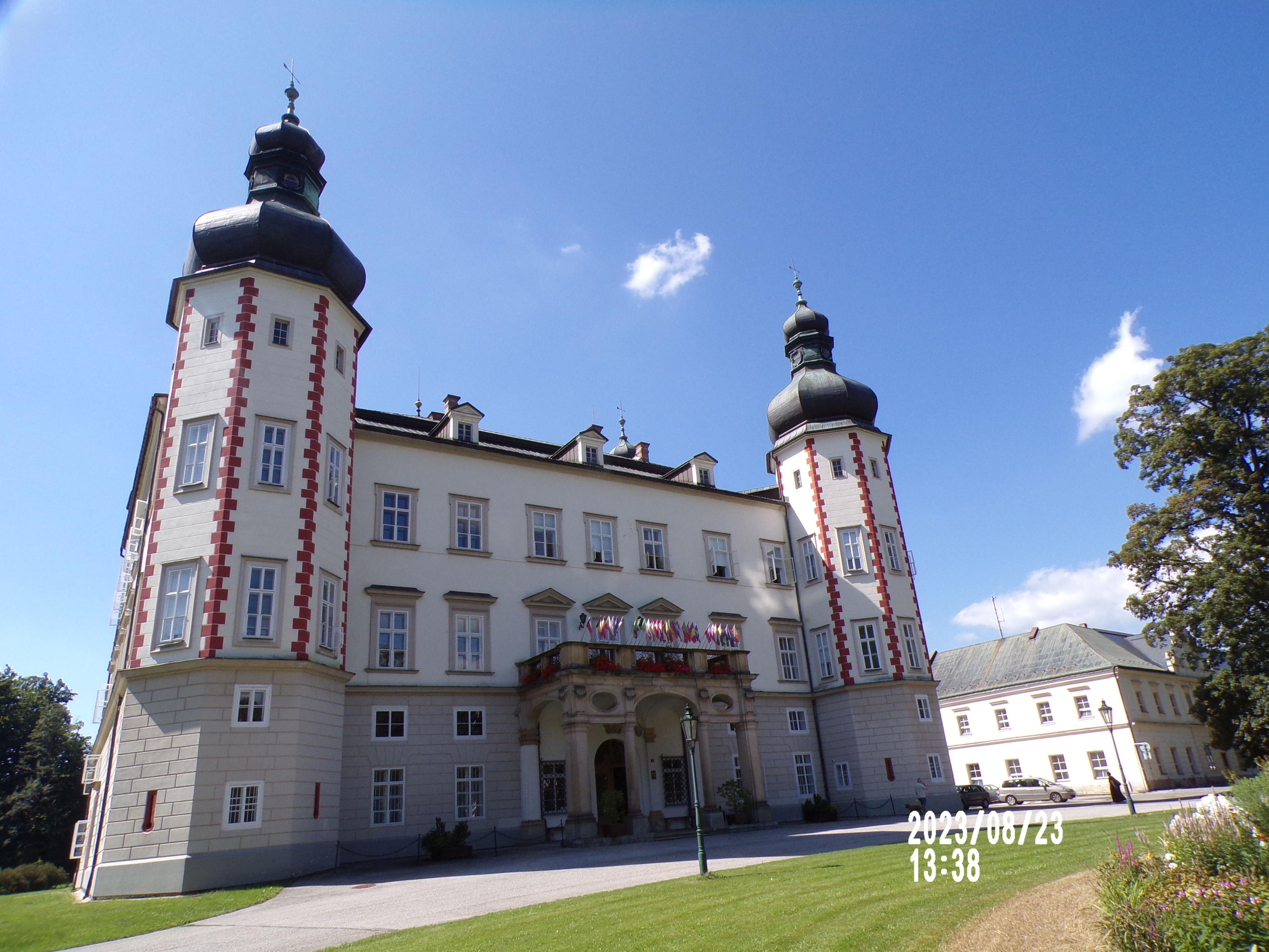 Vrchlabí - městský úřad foto 3