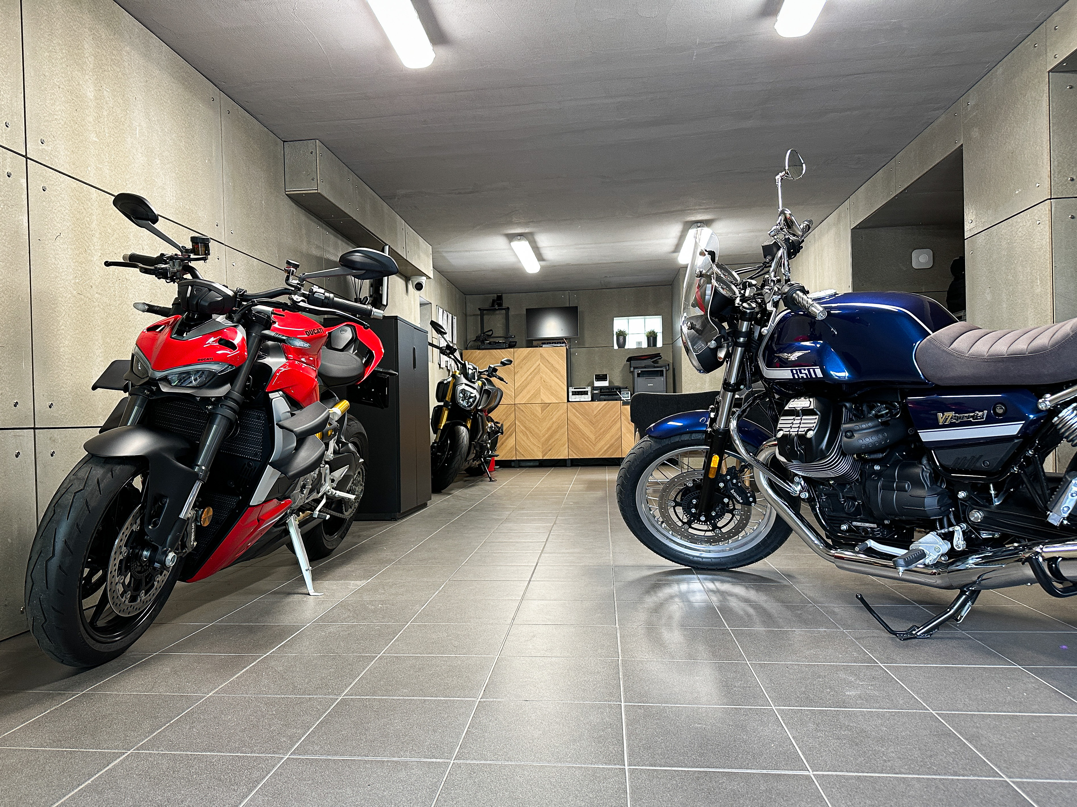 MOTO PALACE