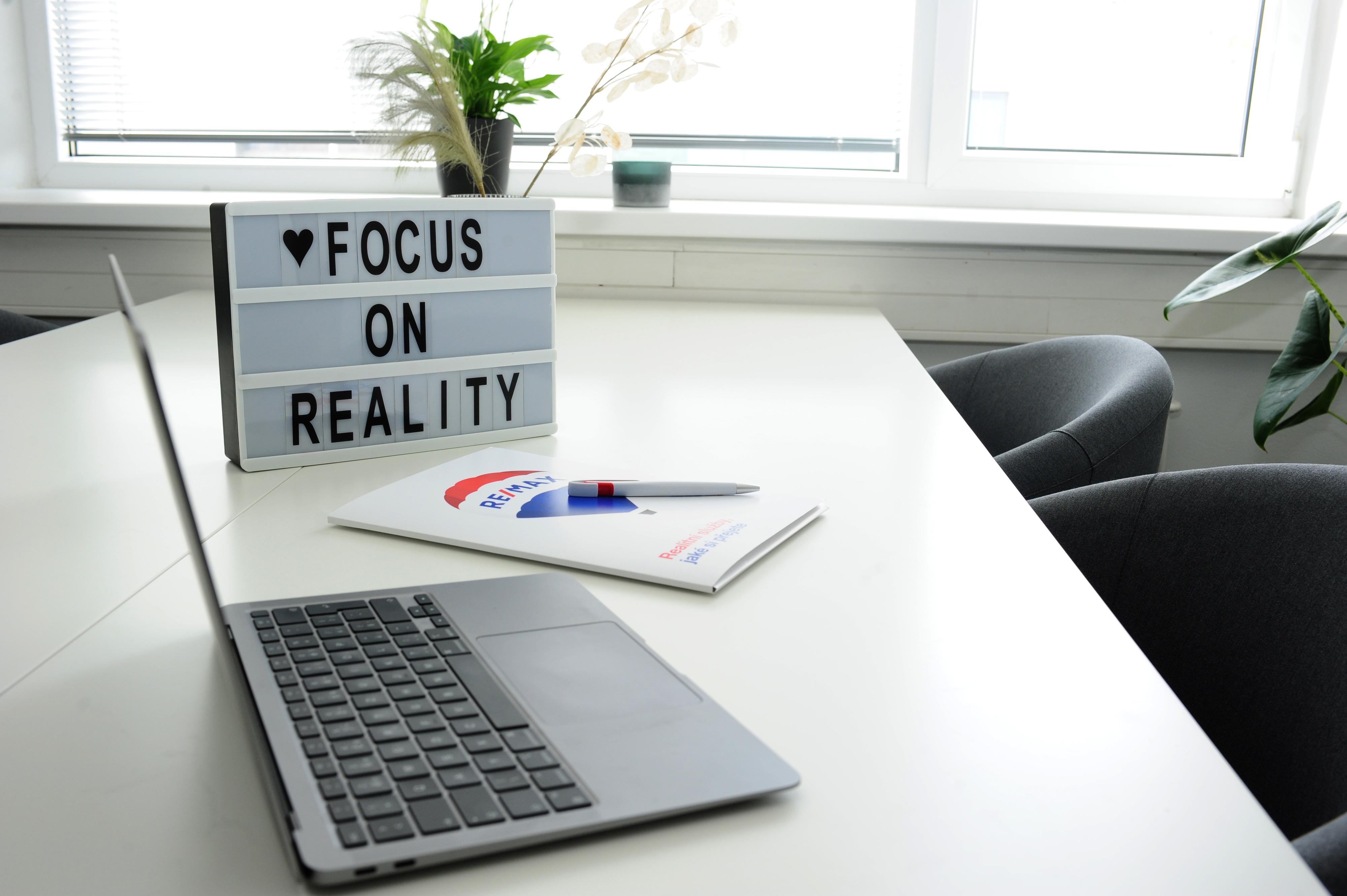 Ing. Jolana Rázlová, realitní makléřka RE/MAX Gold foto 4