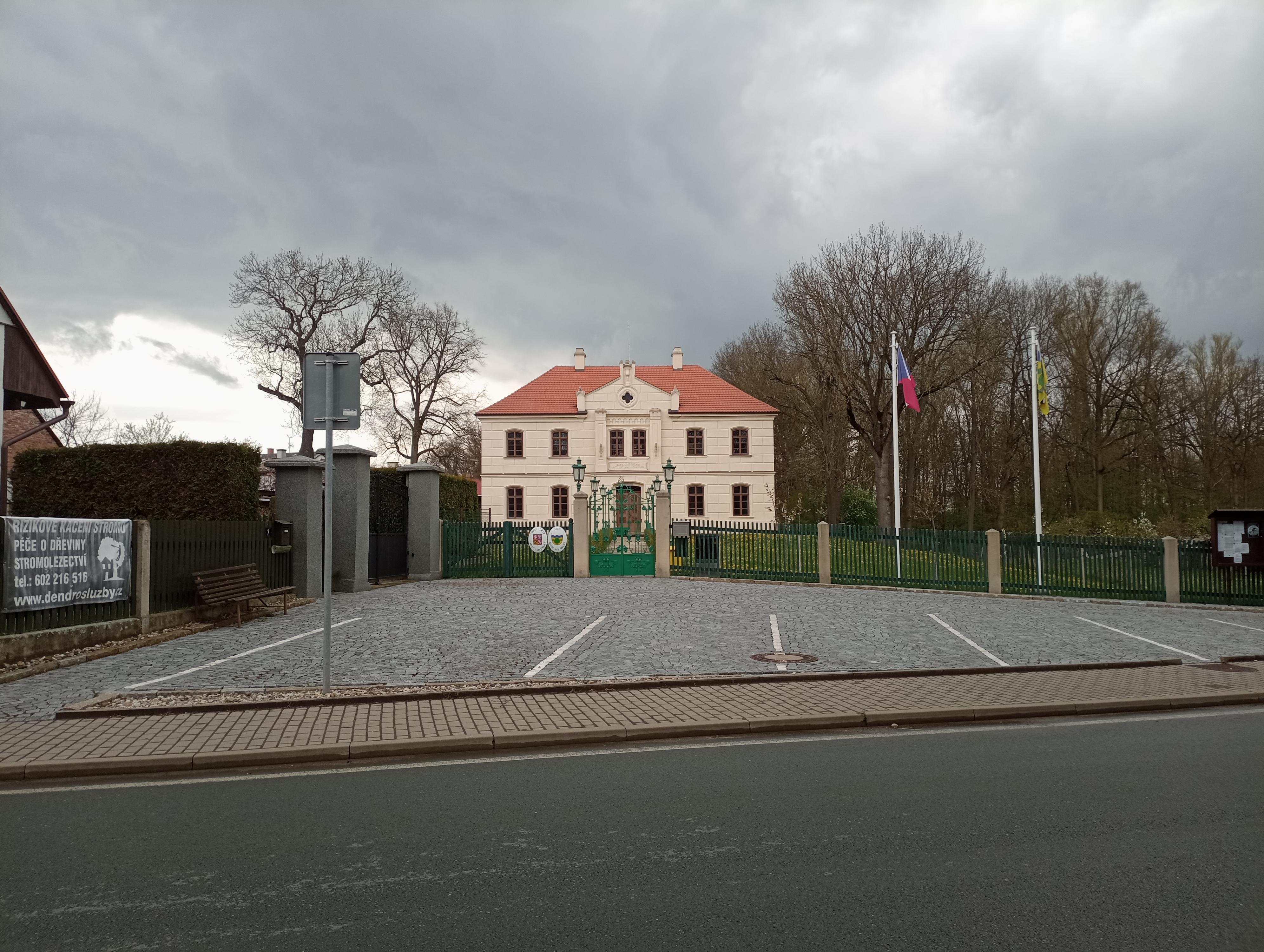 Běleč nad Orlicí - obecní úřad foto 4