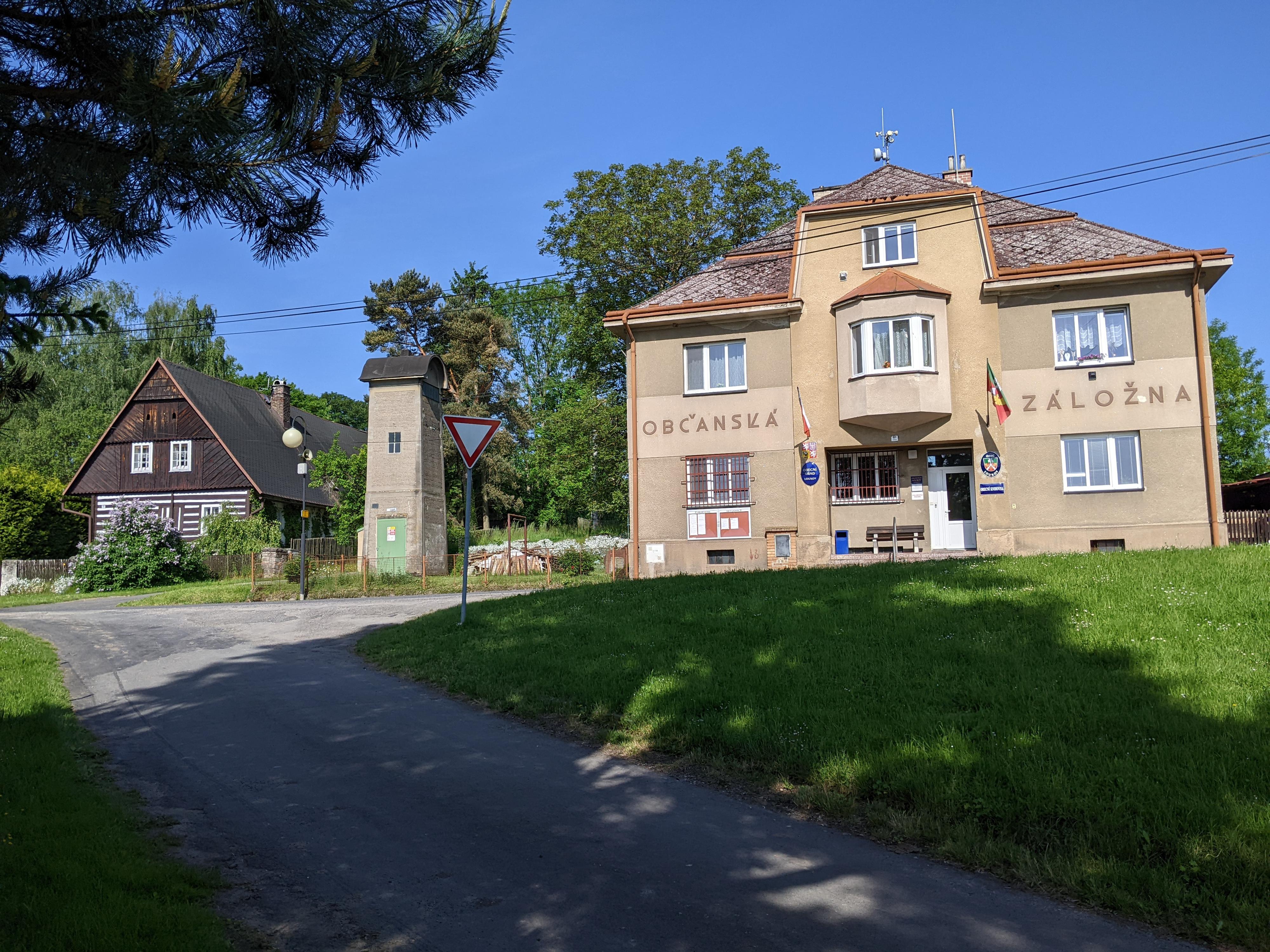 Loukov - obecní úřad foto 3