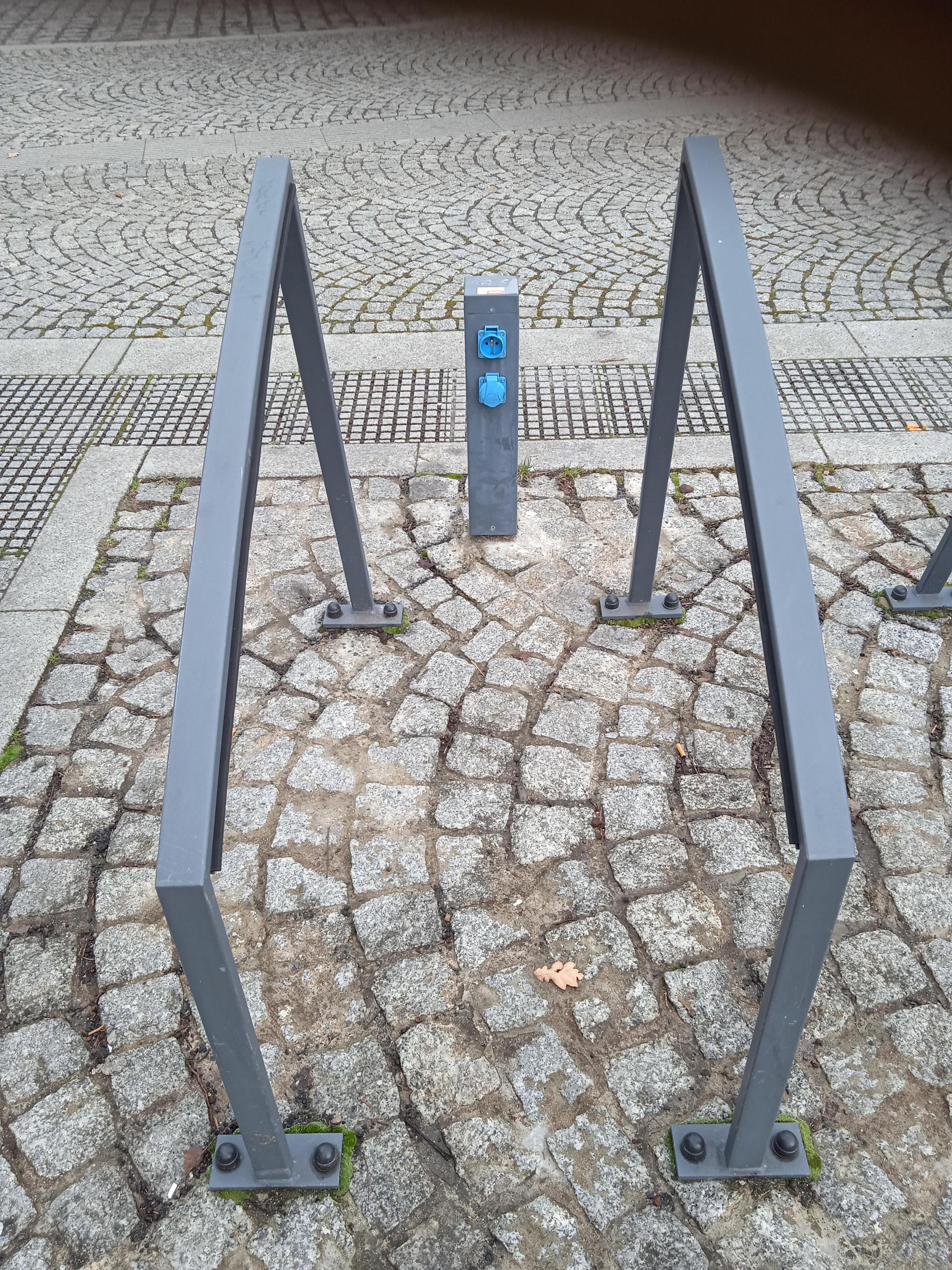 Nabíjecí zásuvka pro elektrokola - Národní foto 1