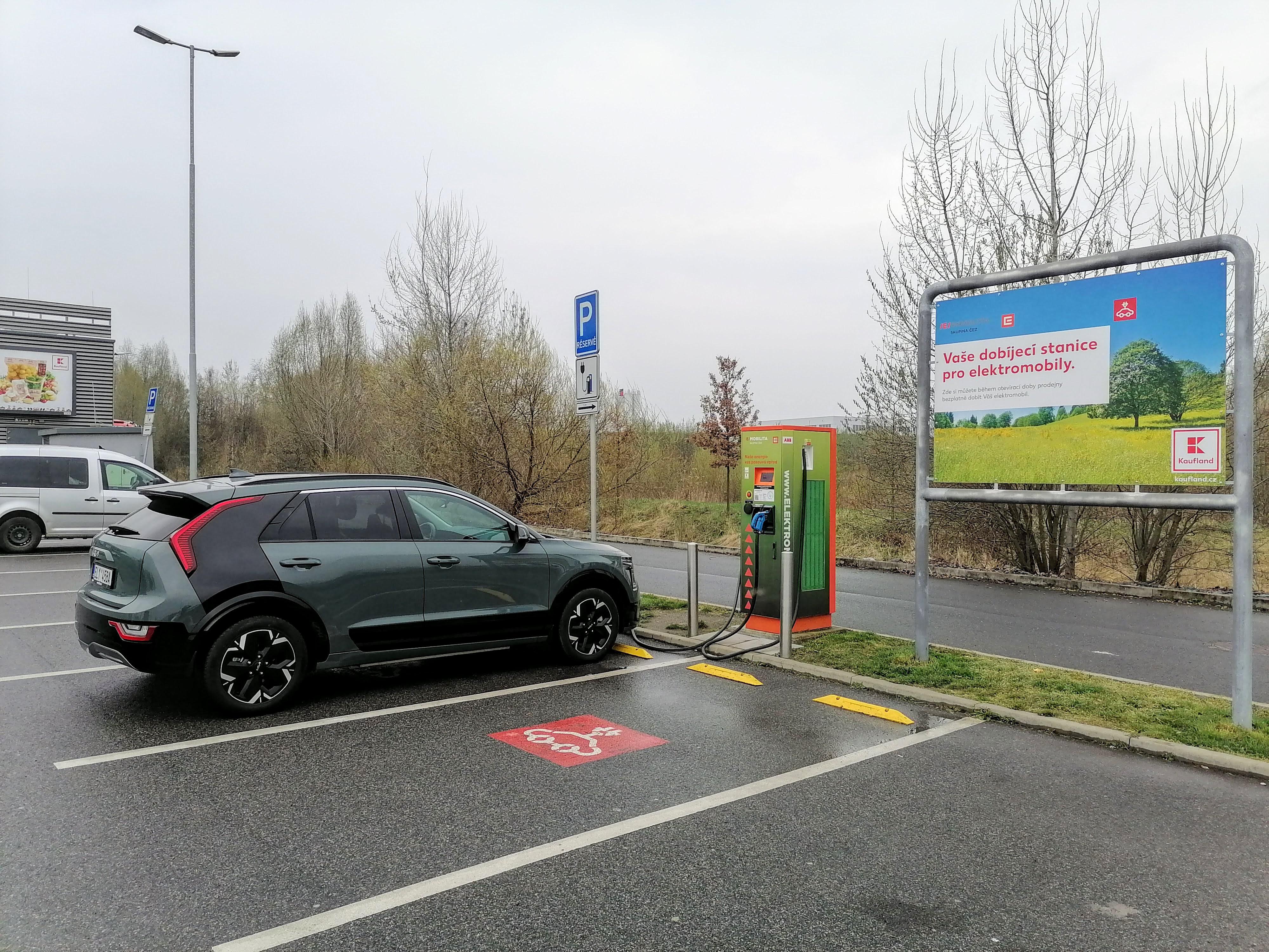 Nabíjecí stanice ČEZ