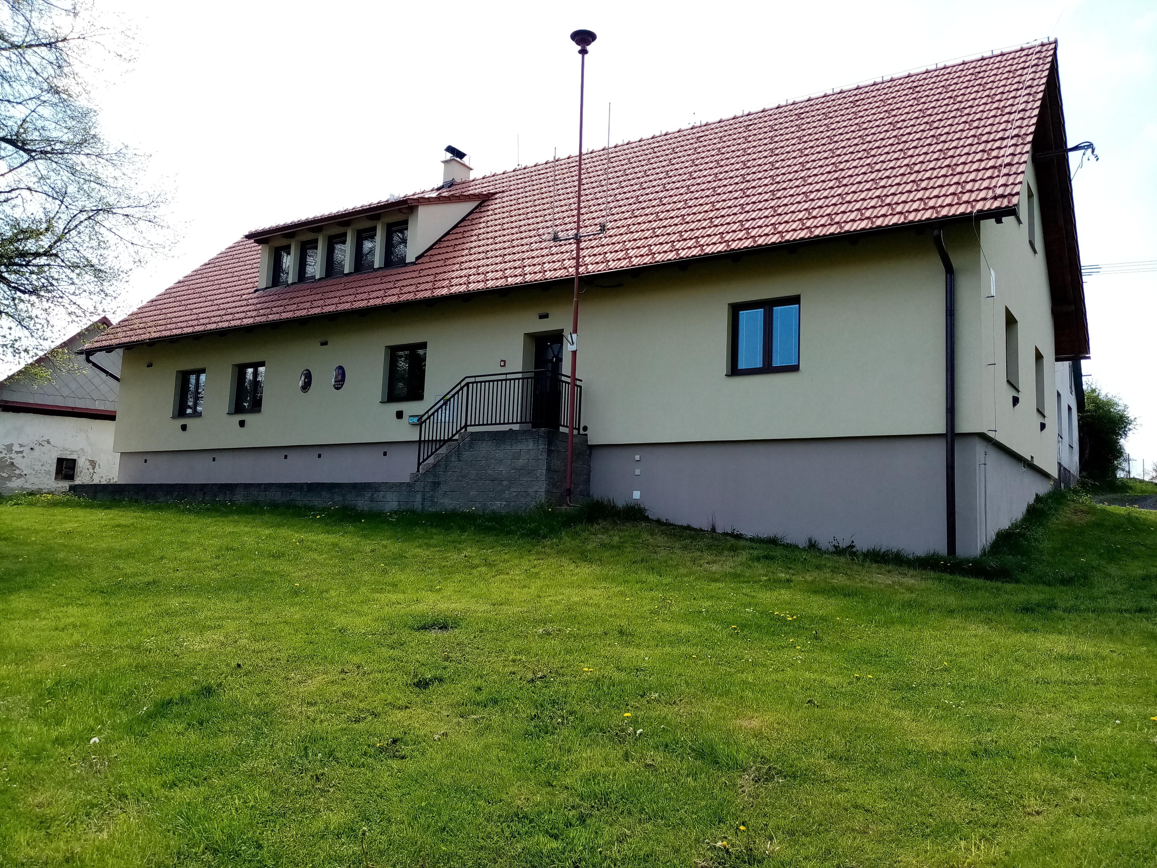 Bezděkov - obecní úřad foto 2