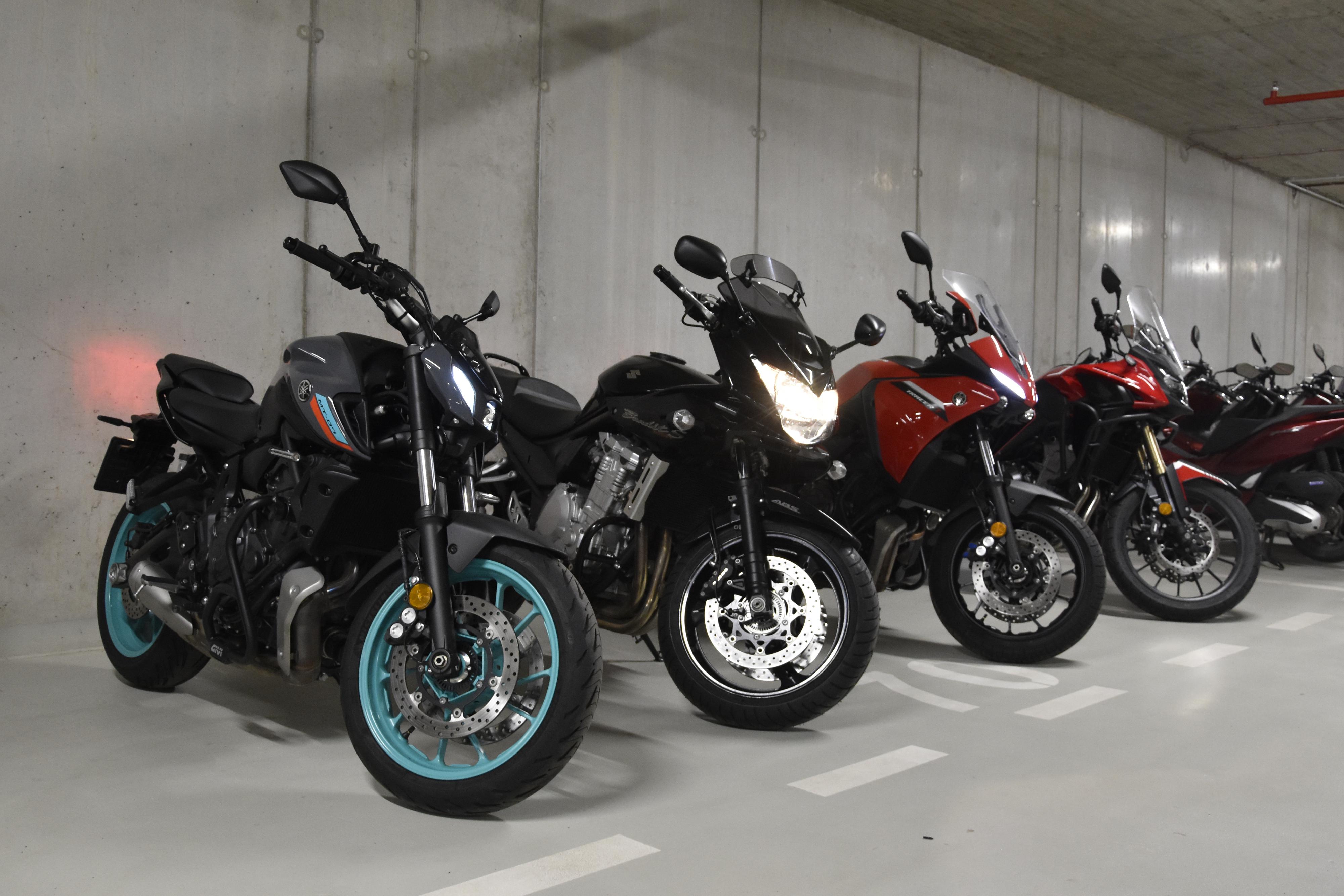 Orange moto | Půjčovna motorek v Praze foto 3