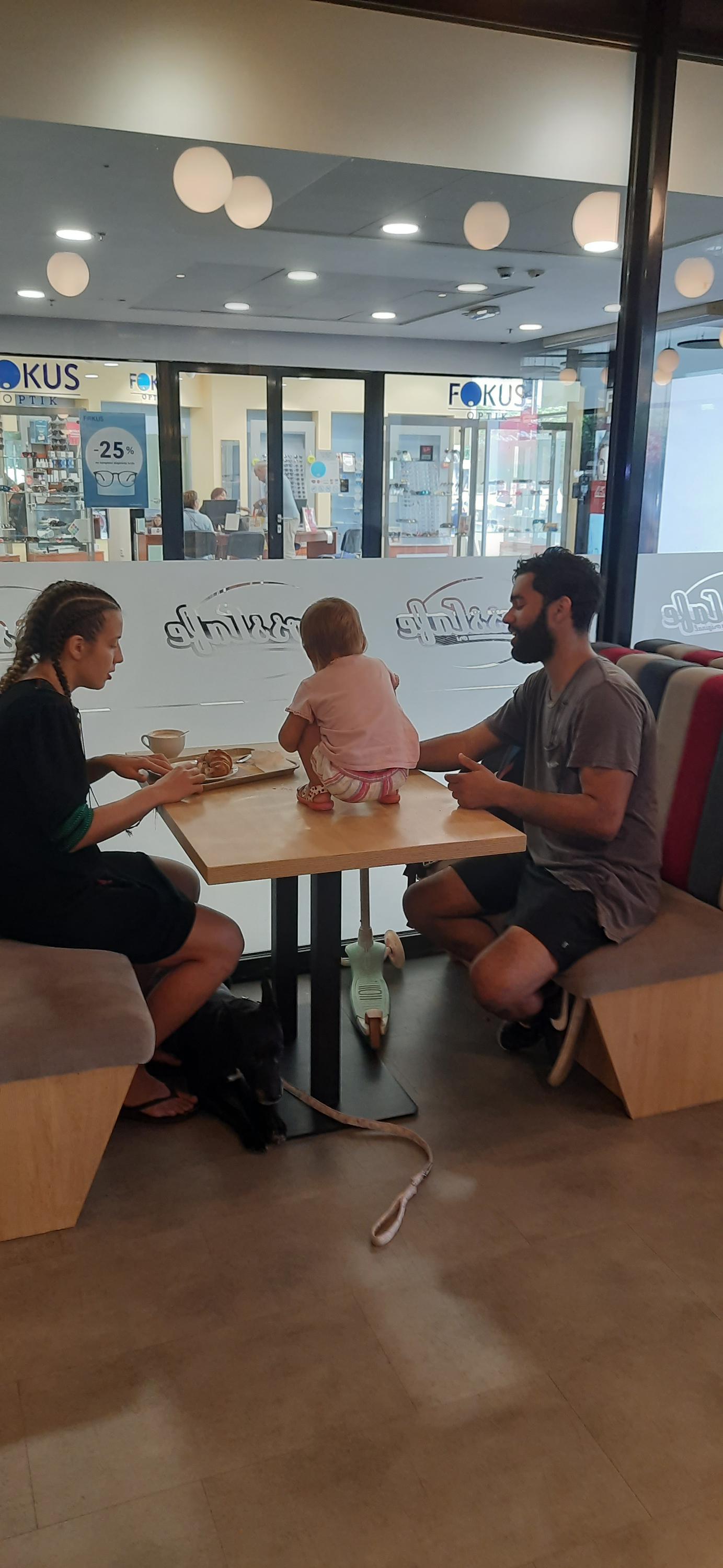 CrossCafe Galerie Slovany foto 4