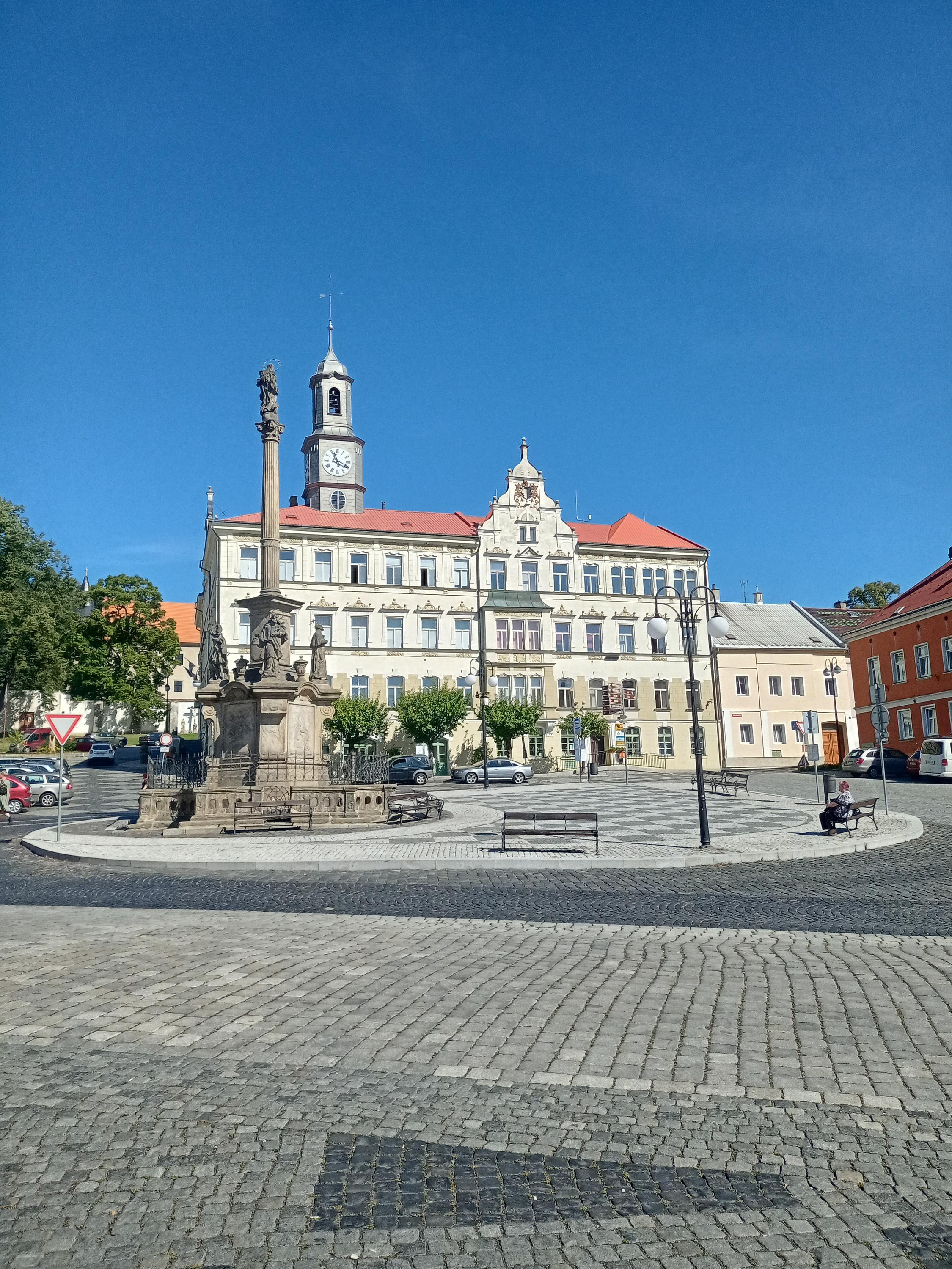 Benešov nad Ploučnicí - městský úřad foto 2
