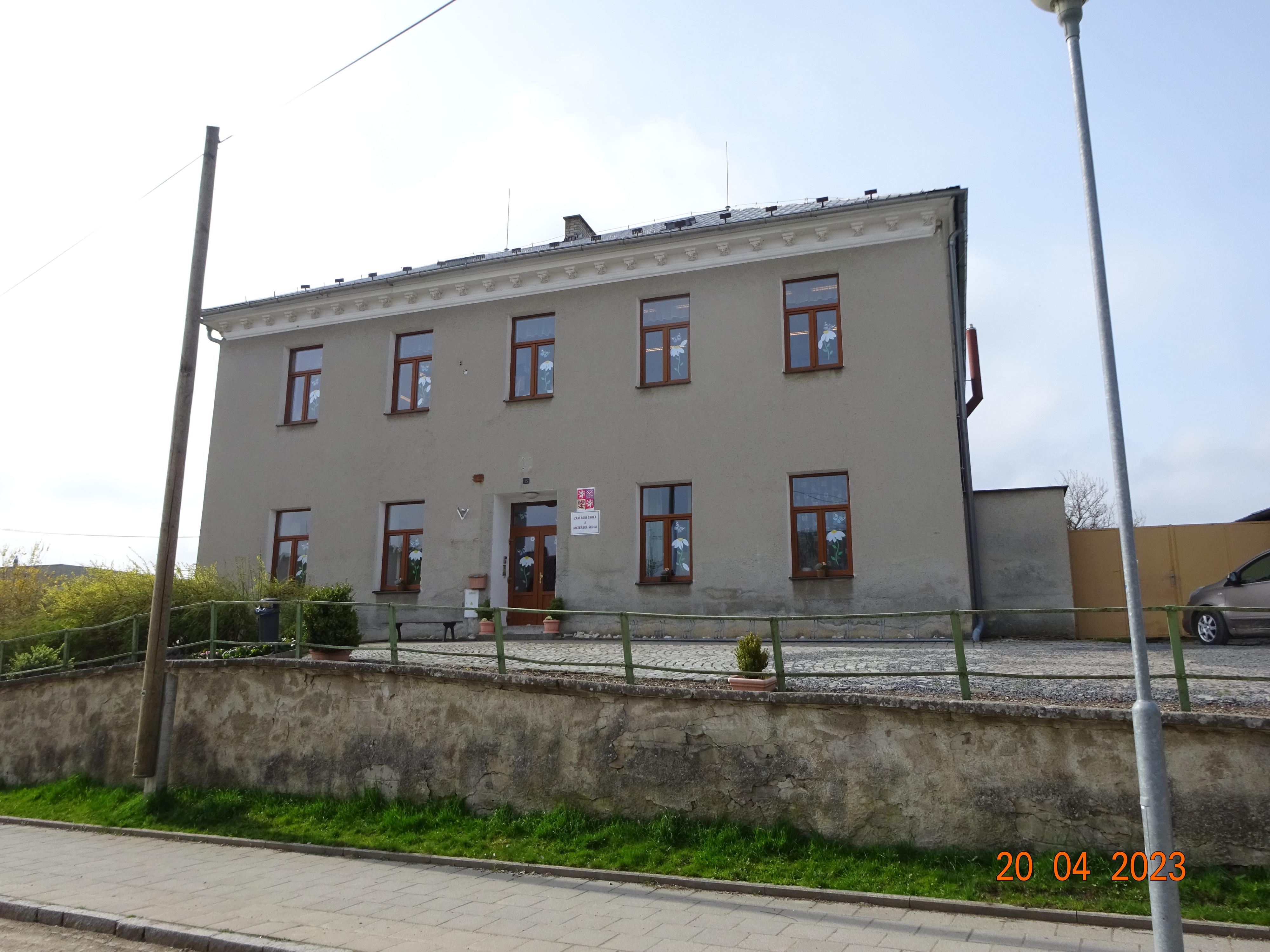 ZŠ a MŠ Cholina foto 2