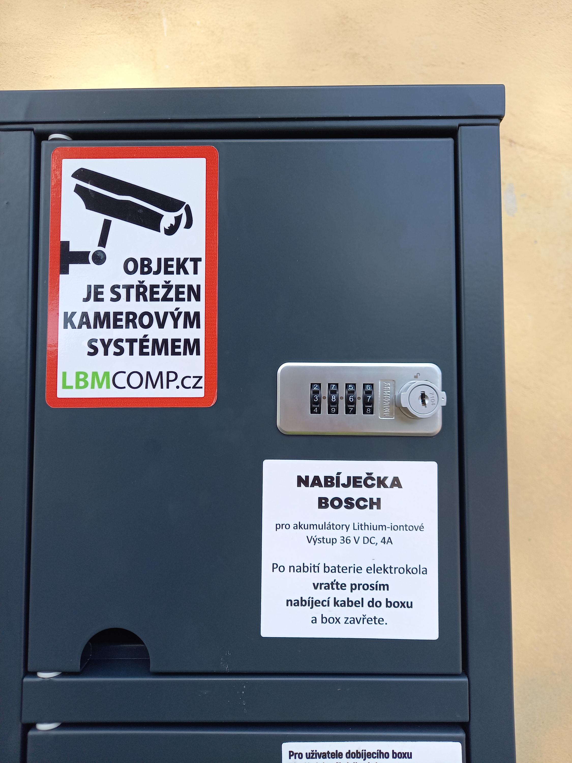 Nabíjecí stanice pro elektrokola foto 5