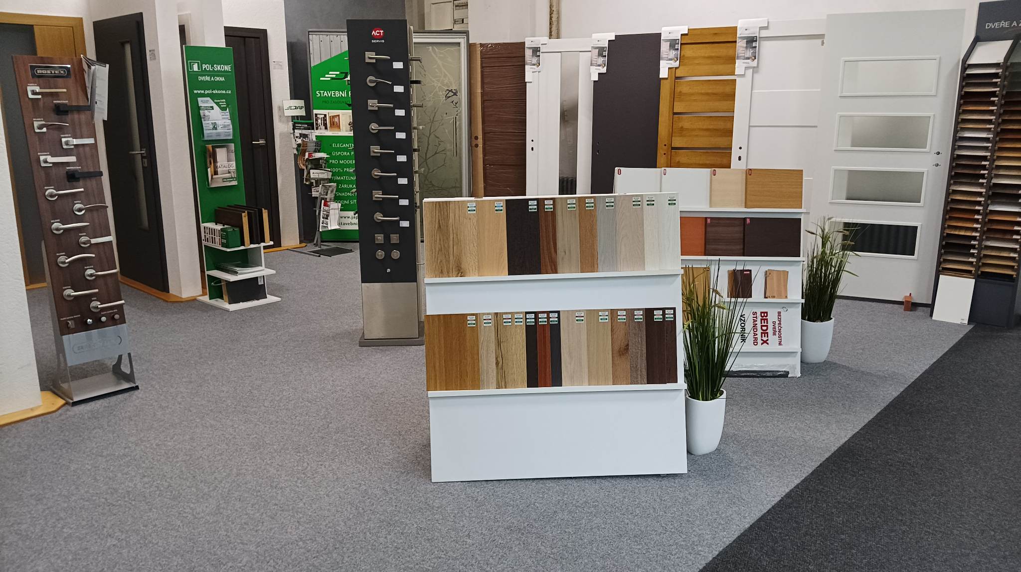 Podlahy - dveře Zvoníček foto 2