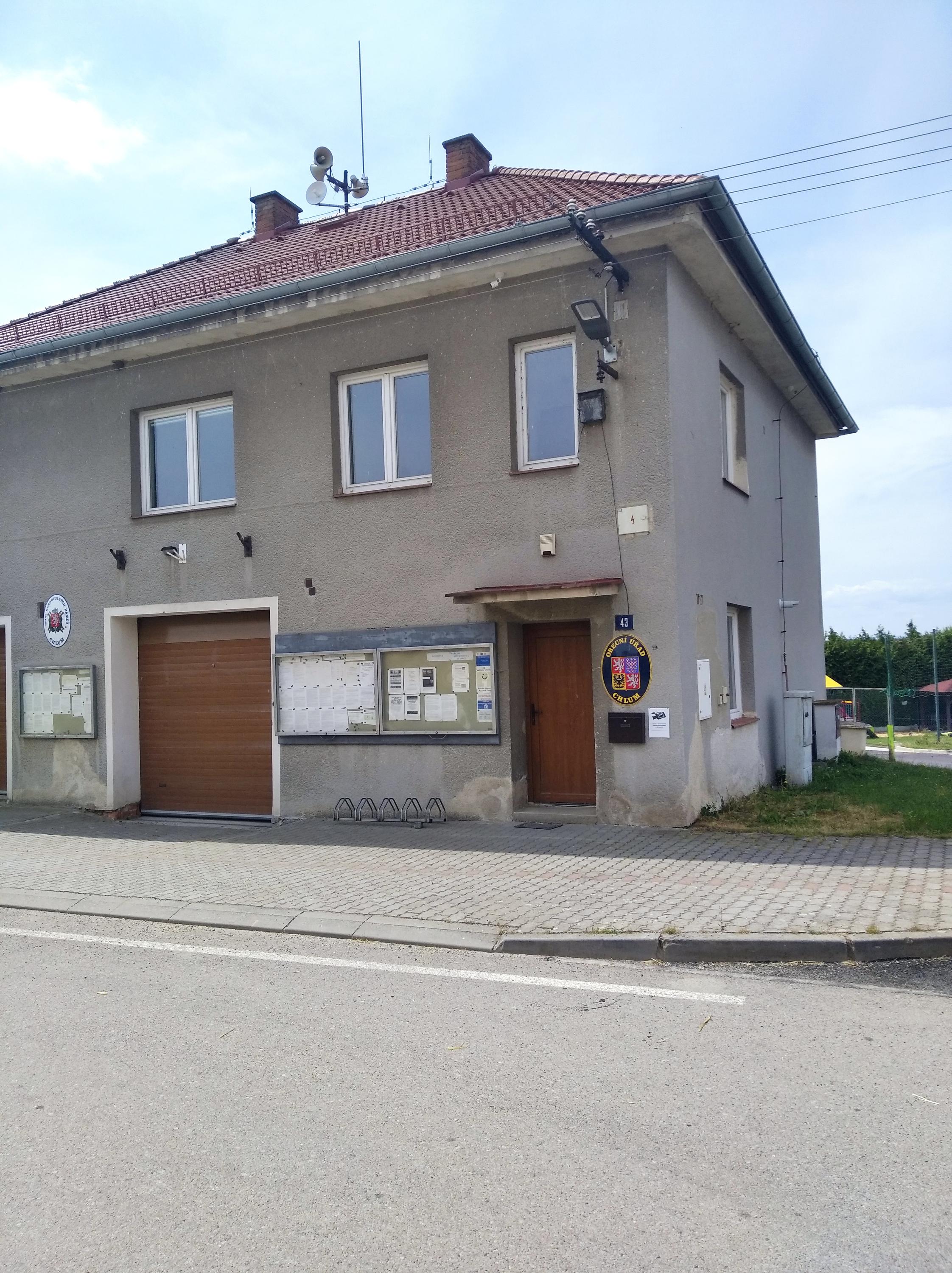 Chlum - obecní úřad foto 2