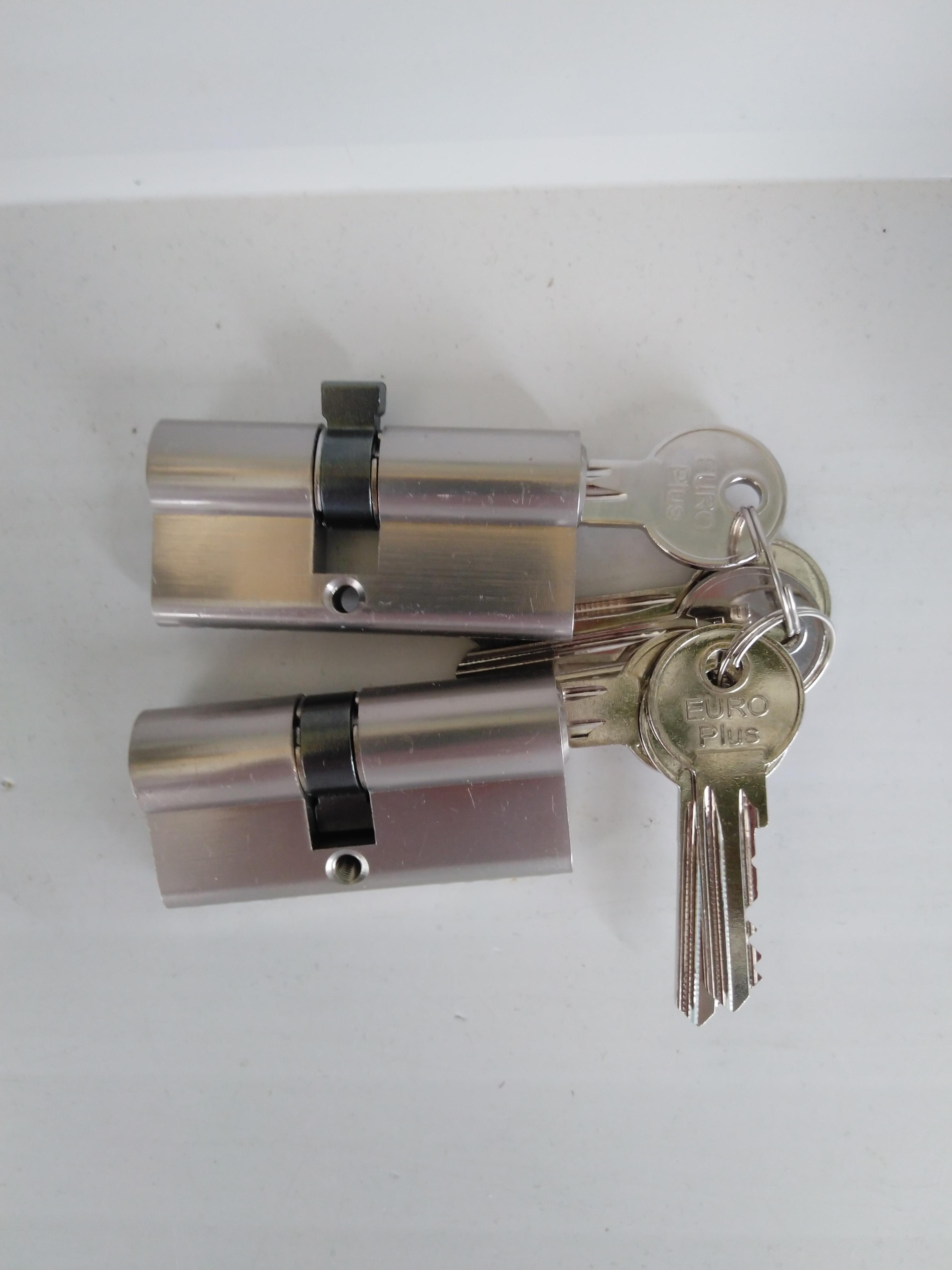 Vyjmutí zalomeného klíče ze zámku dveří