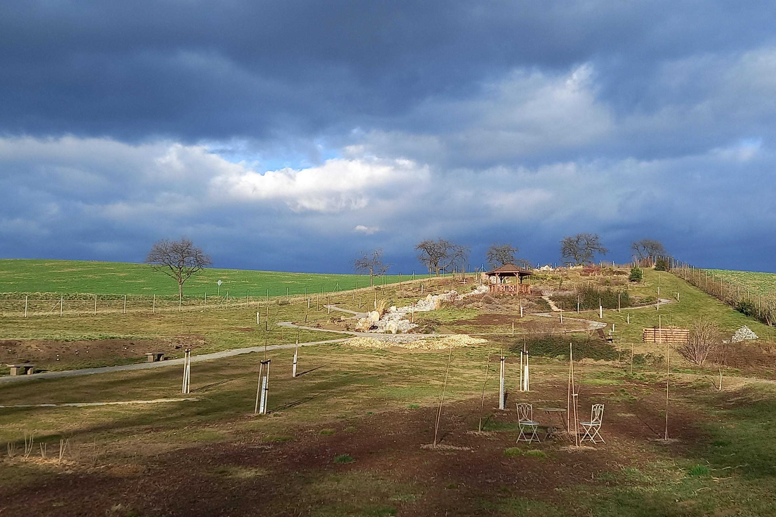 Zahrada na rozcestí