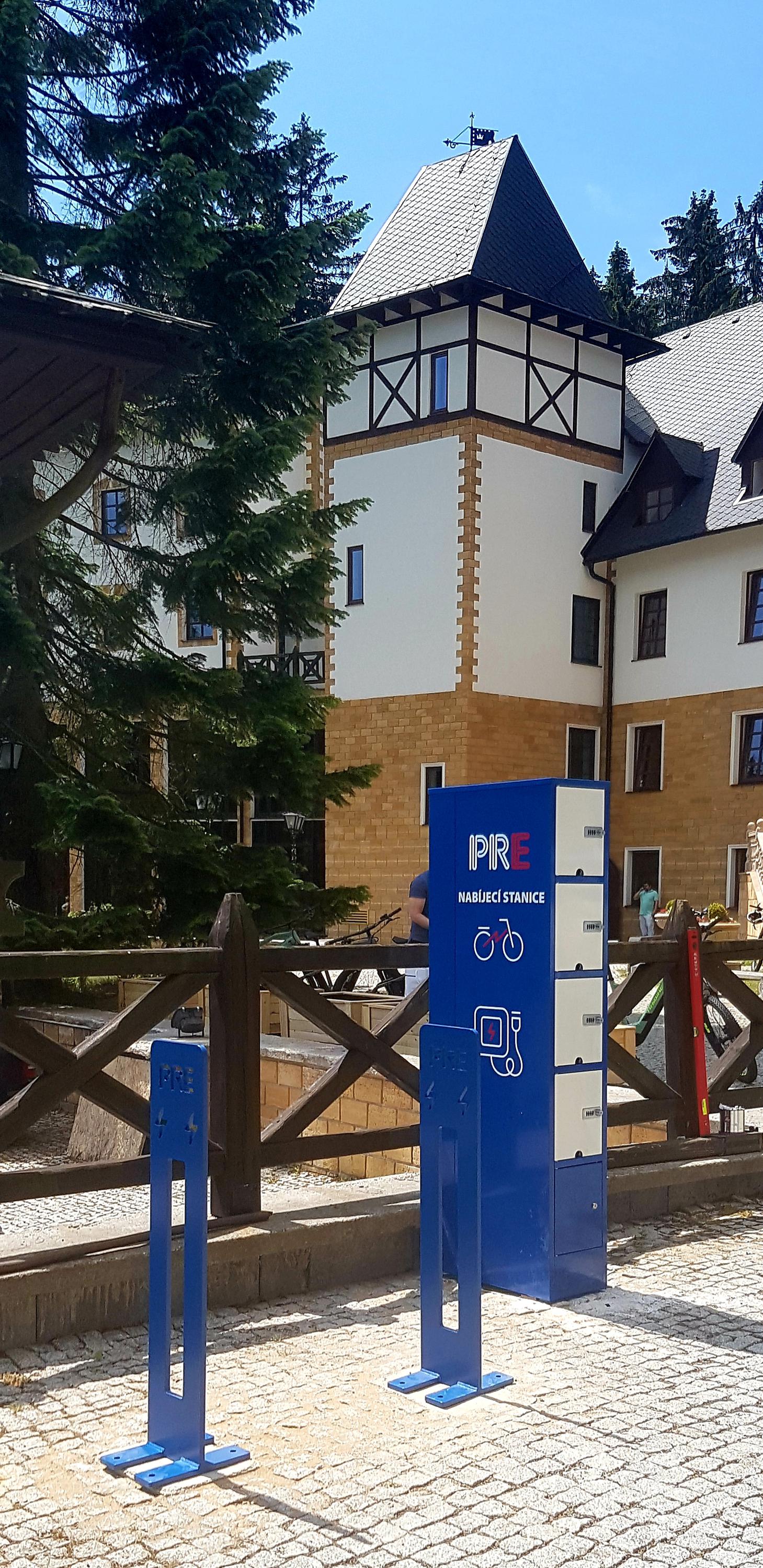 Nabíjecí stanice pro elektrokola a mobilní zařízení - Etron Czech s.r.o. foto 2