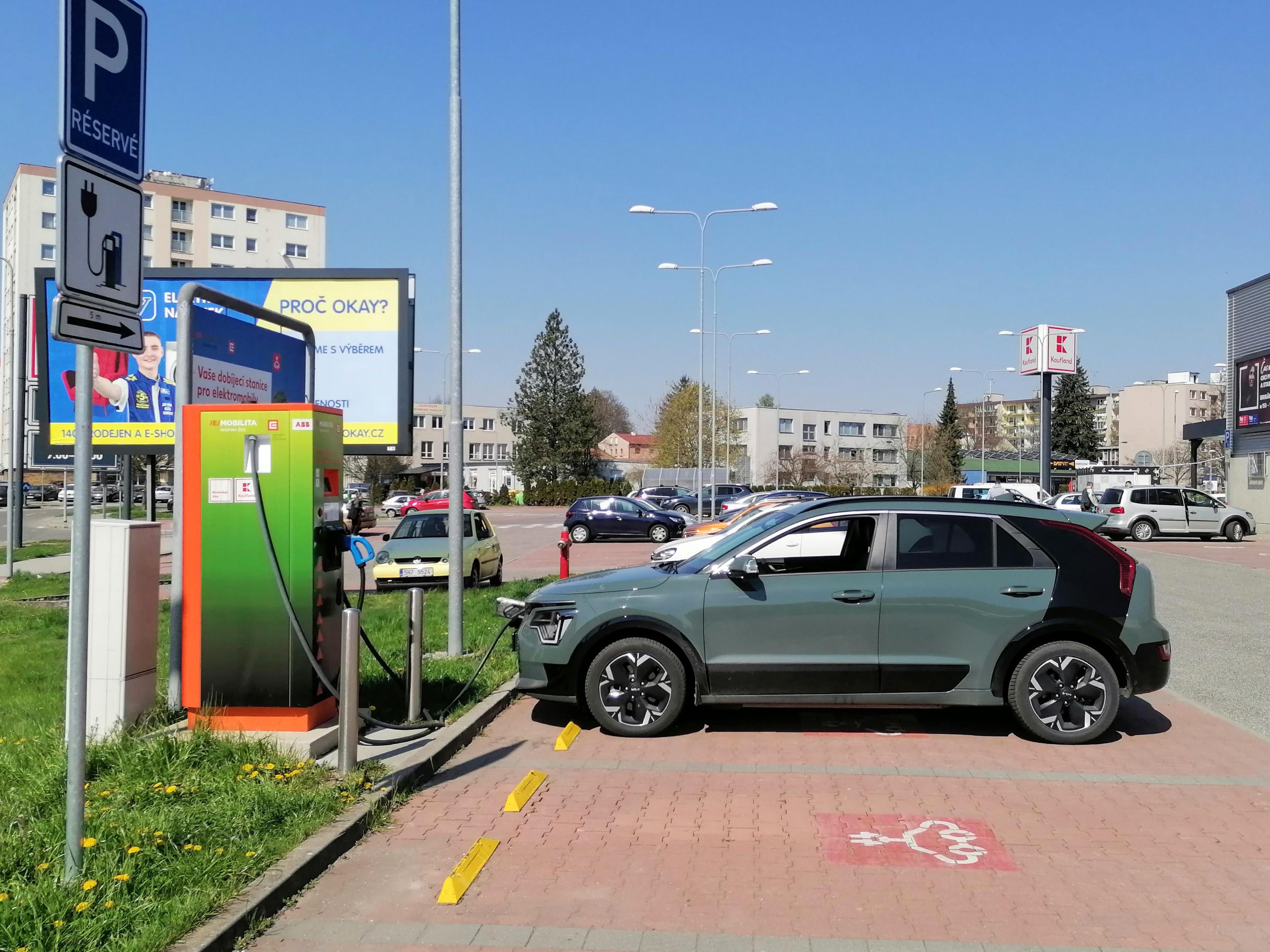 Nabíjecí stanice ČEZ foto 2