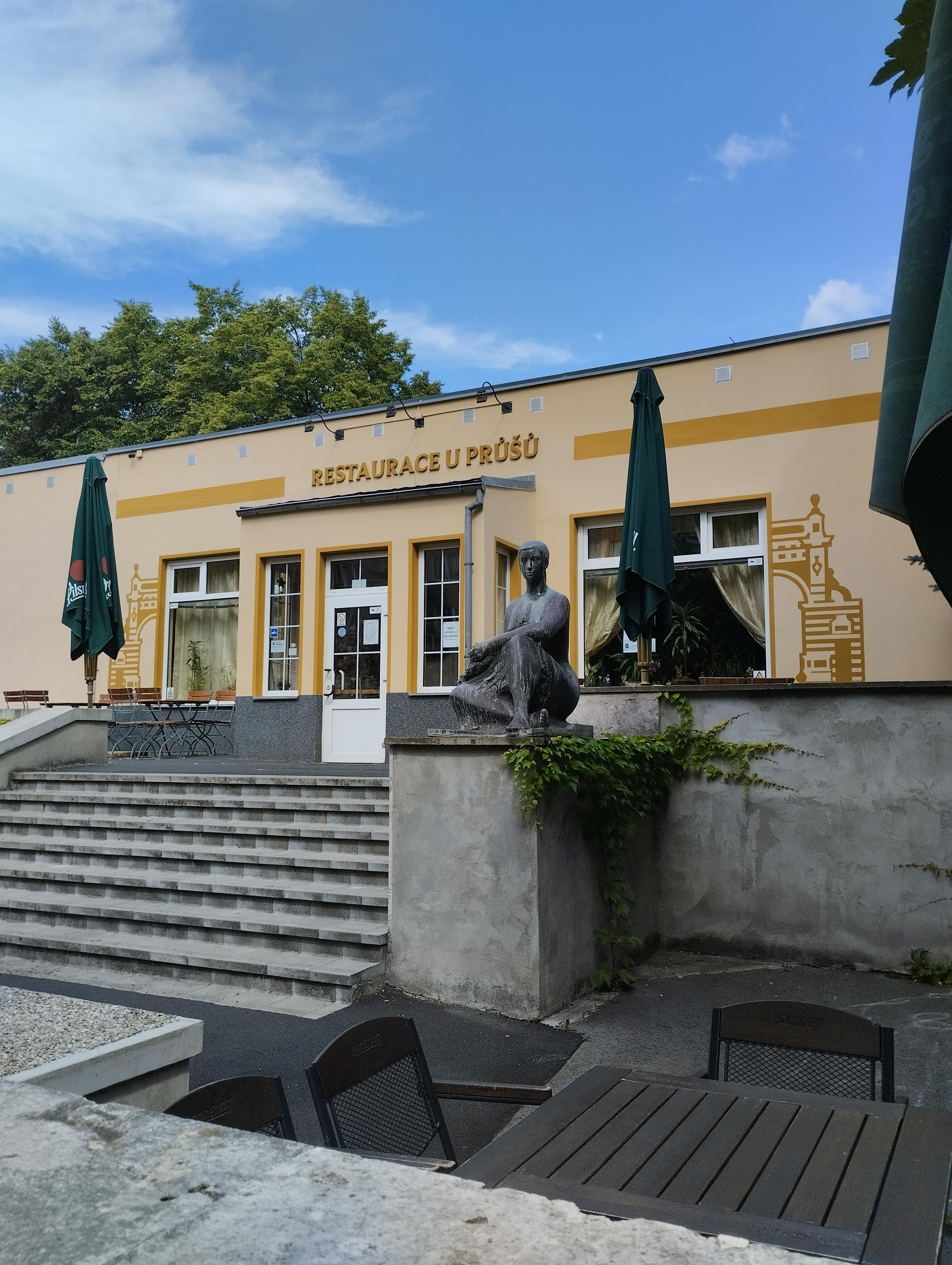 Restaurace Krušnohorská 743 foto 2