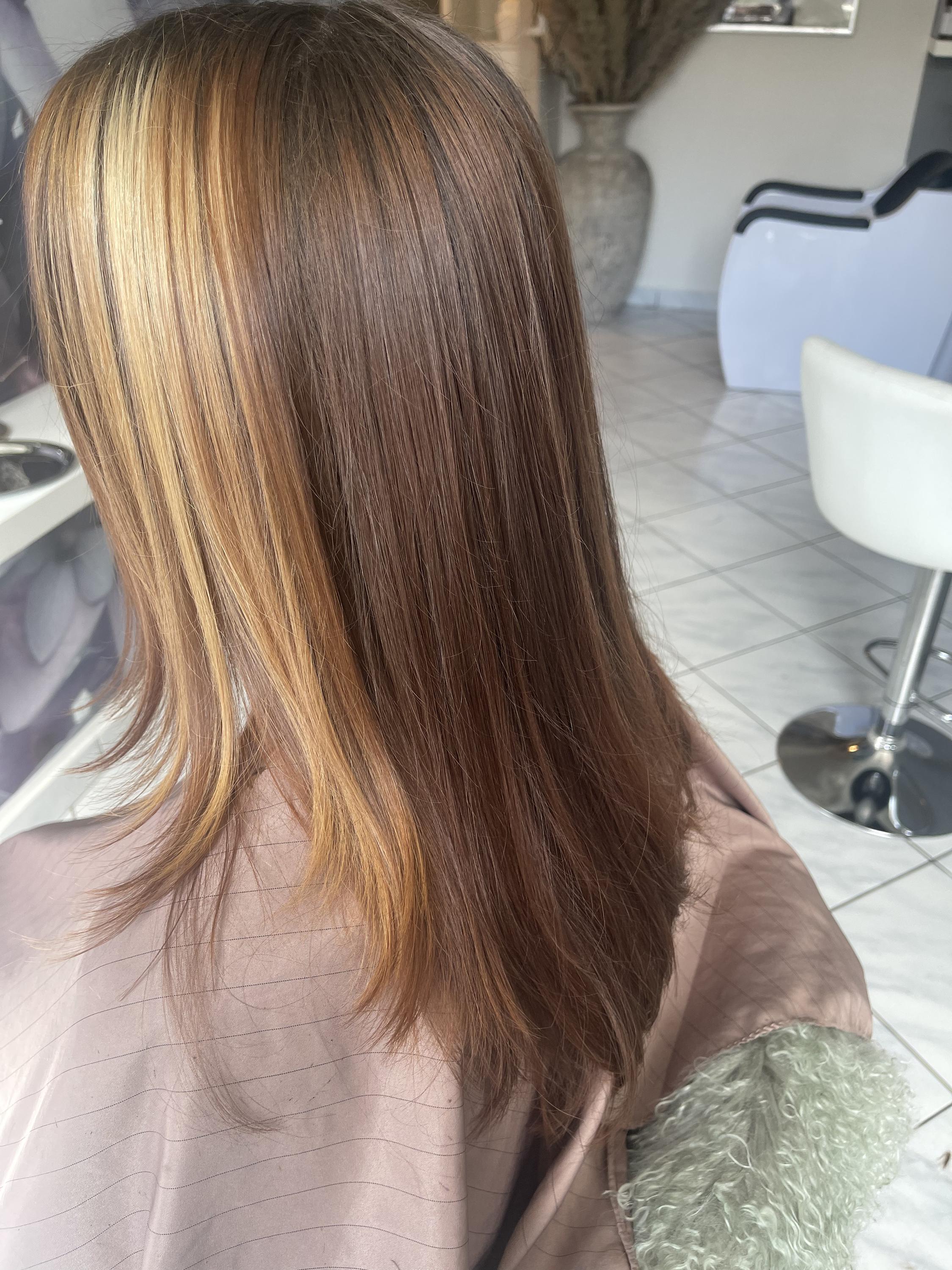 Salón Novodvorská foto 3