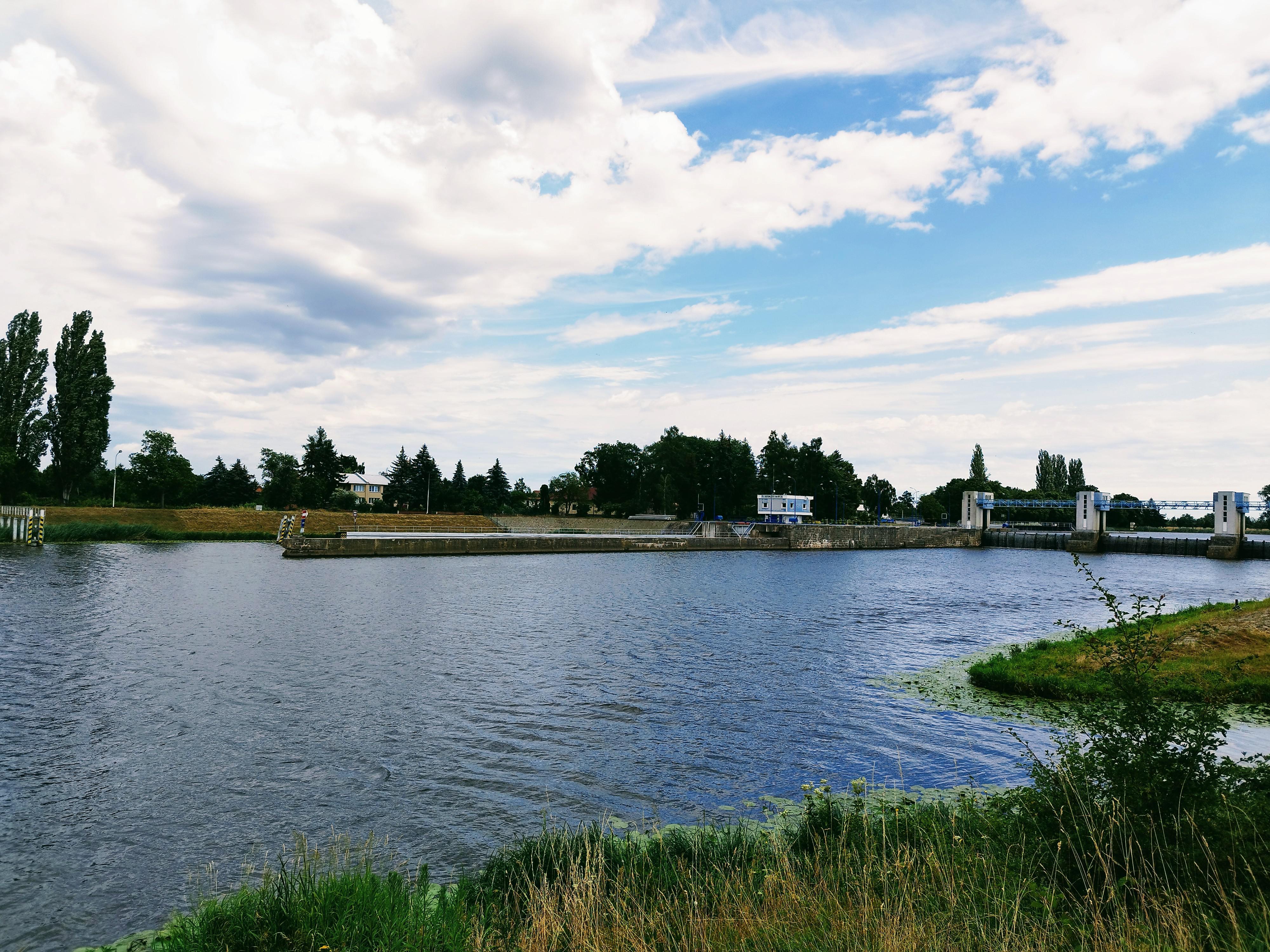 Plavební komora Kostomlátky foto 1