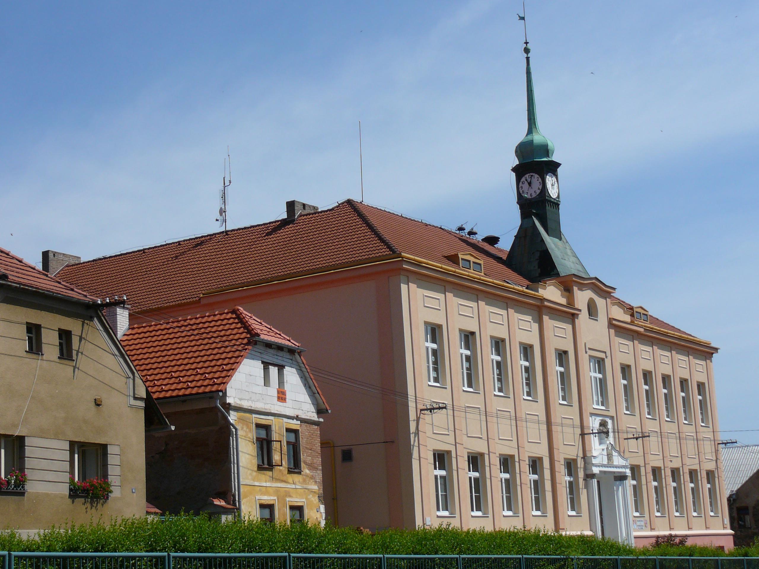 ZŠ a MŠ dr. Eduarda Beneše, Kožlany foto 2
