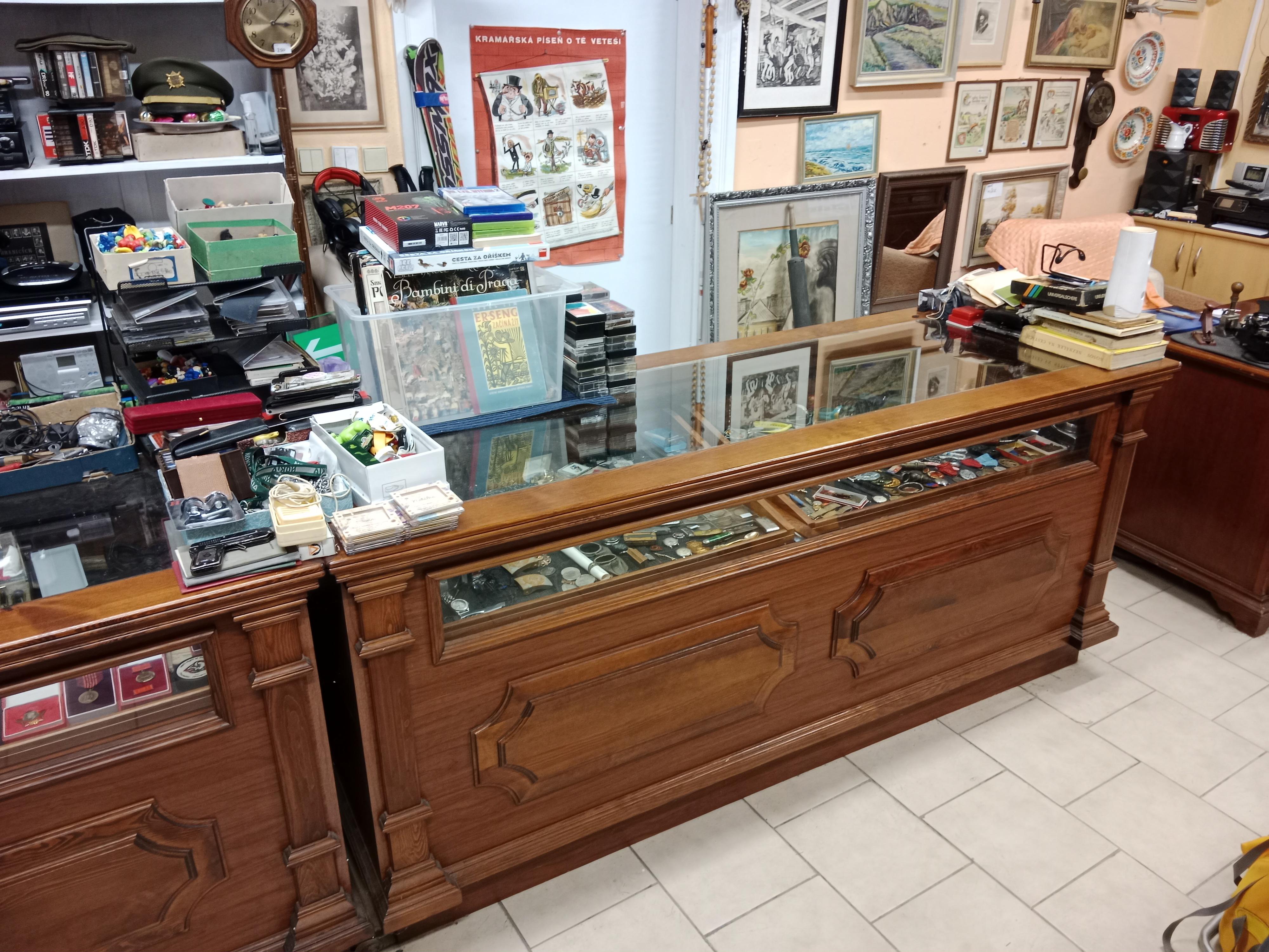 Antik bazar Hranice foto 2