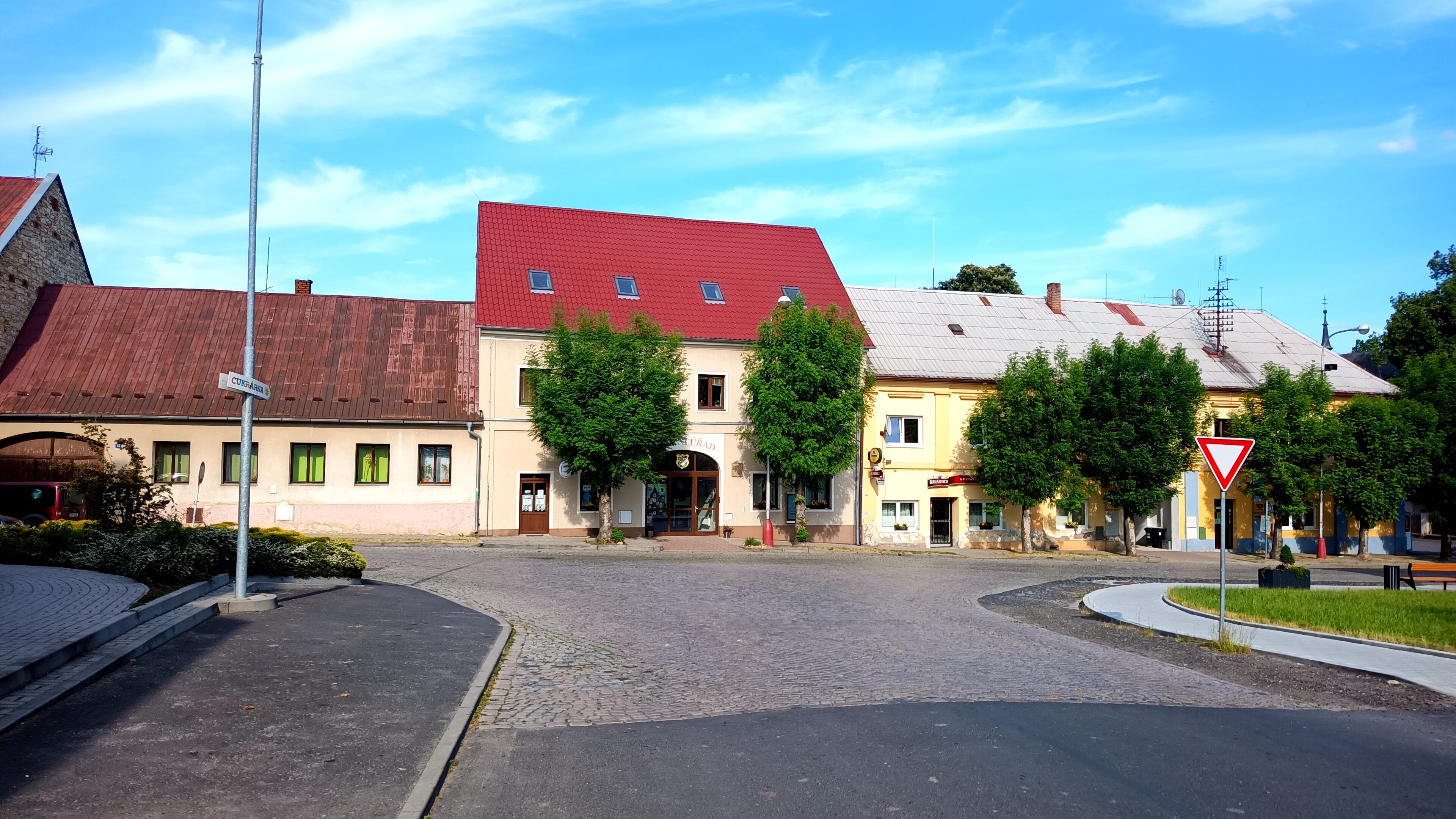 Měcholupy - úřad městyse foto 2