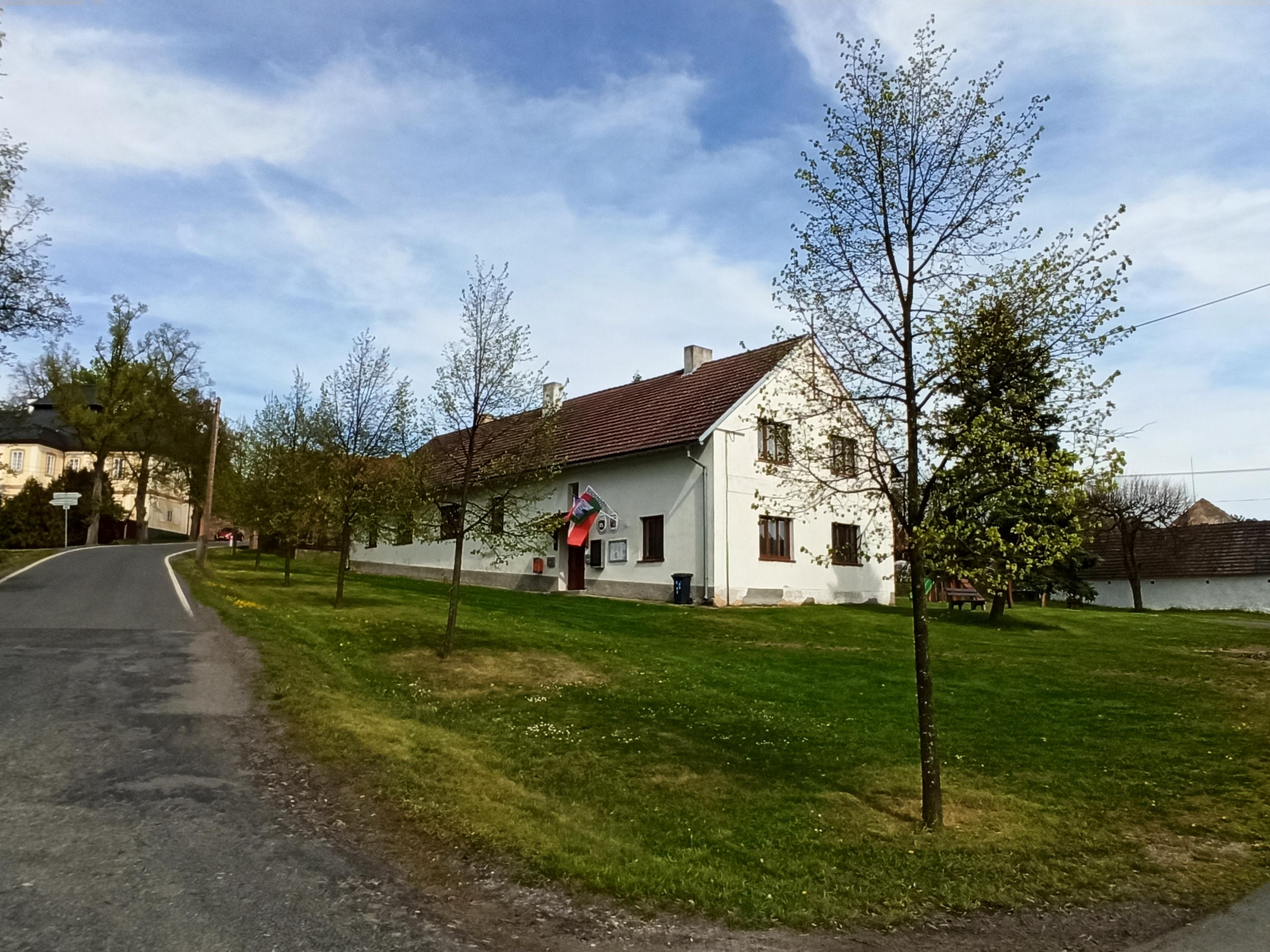 Potvorov - obecní úřad foto 4