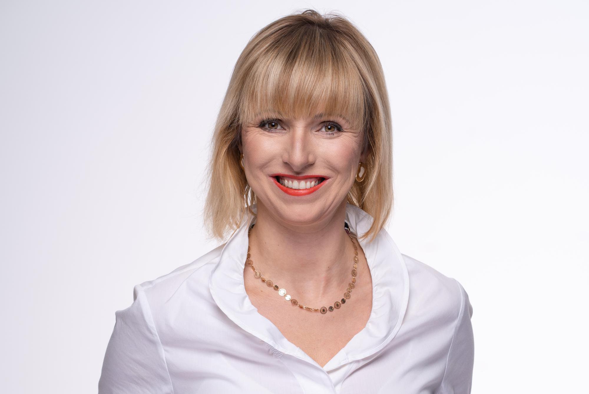 Lenka Fiedlerová - QARA