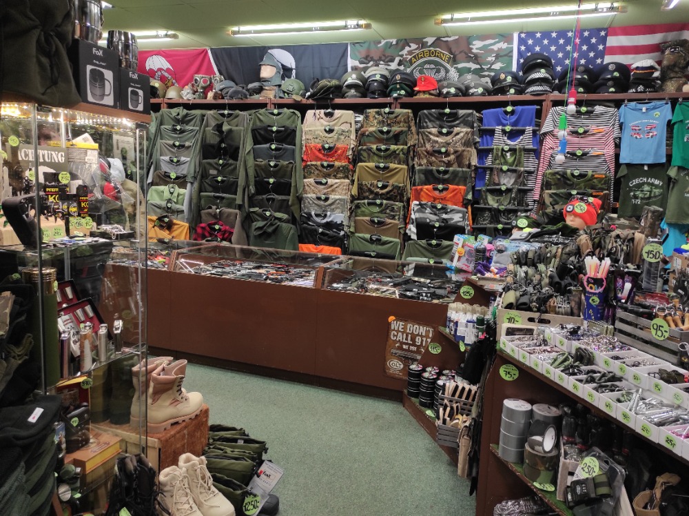 Army shop foto 2