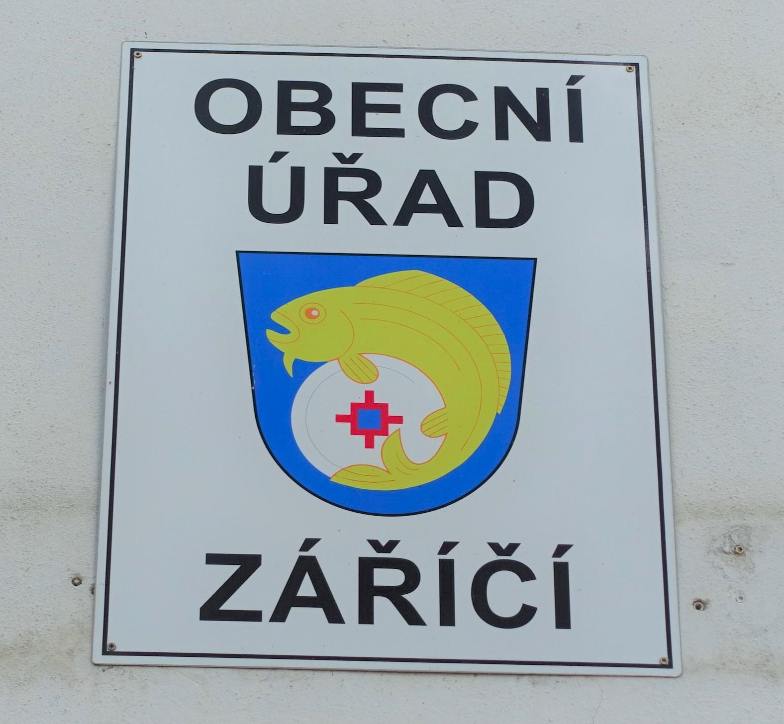 Záříčí - obecní úřad foto 1