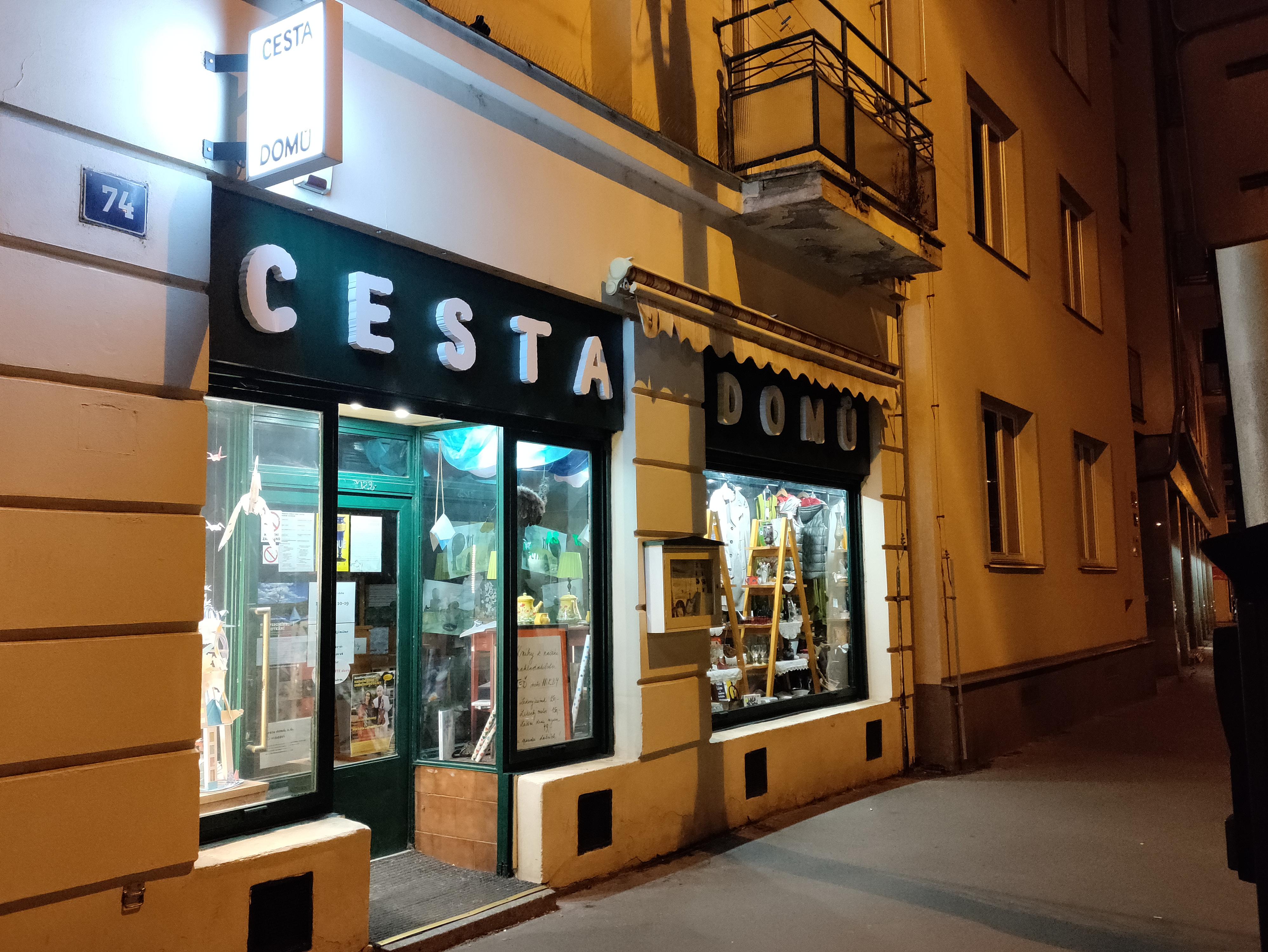 Dobročinný obchod Cesta domů foto 2