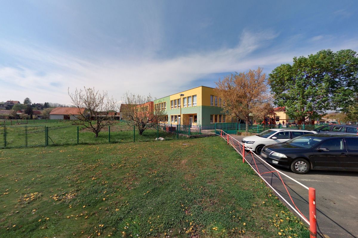 ZŠ a MŠ Brozany nad Ohří, Školní