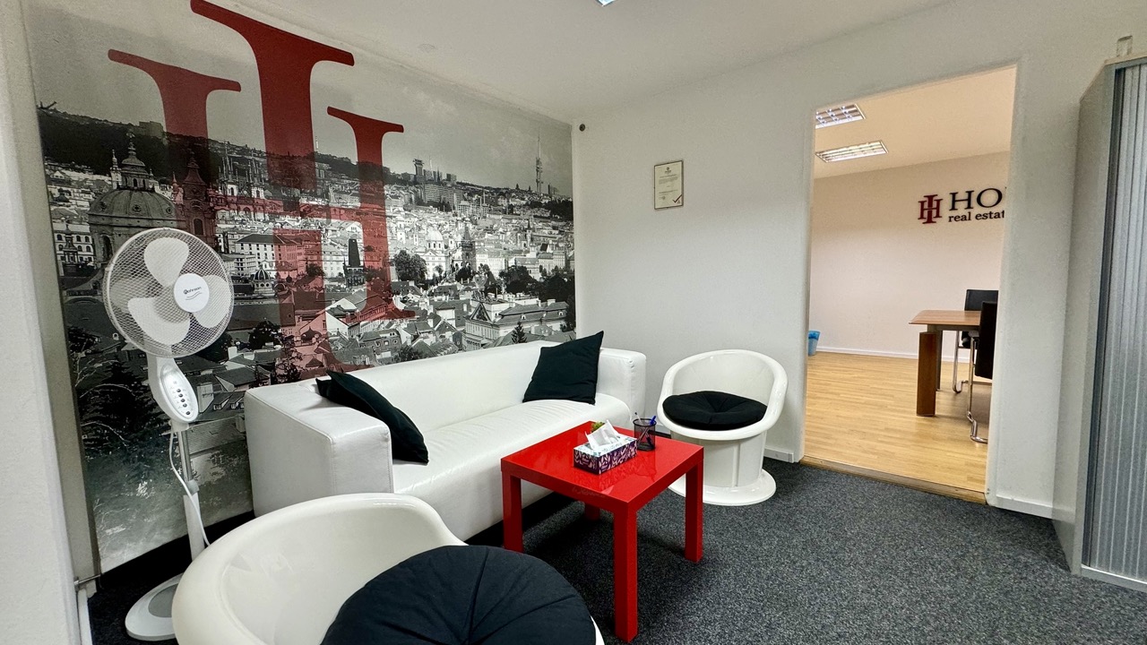 Adam Cloud - realitní makléř foto 3