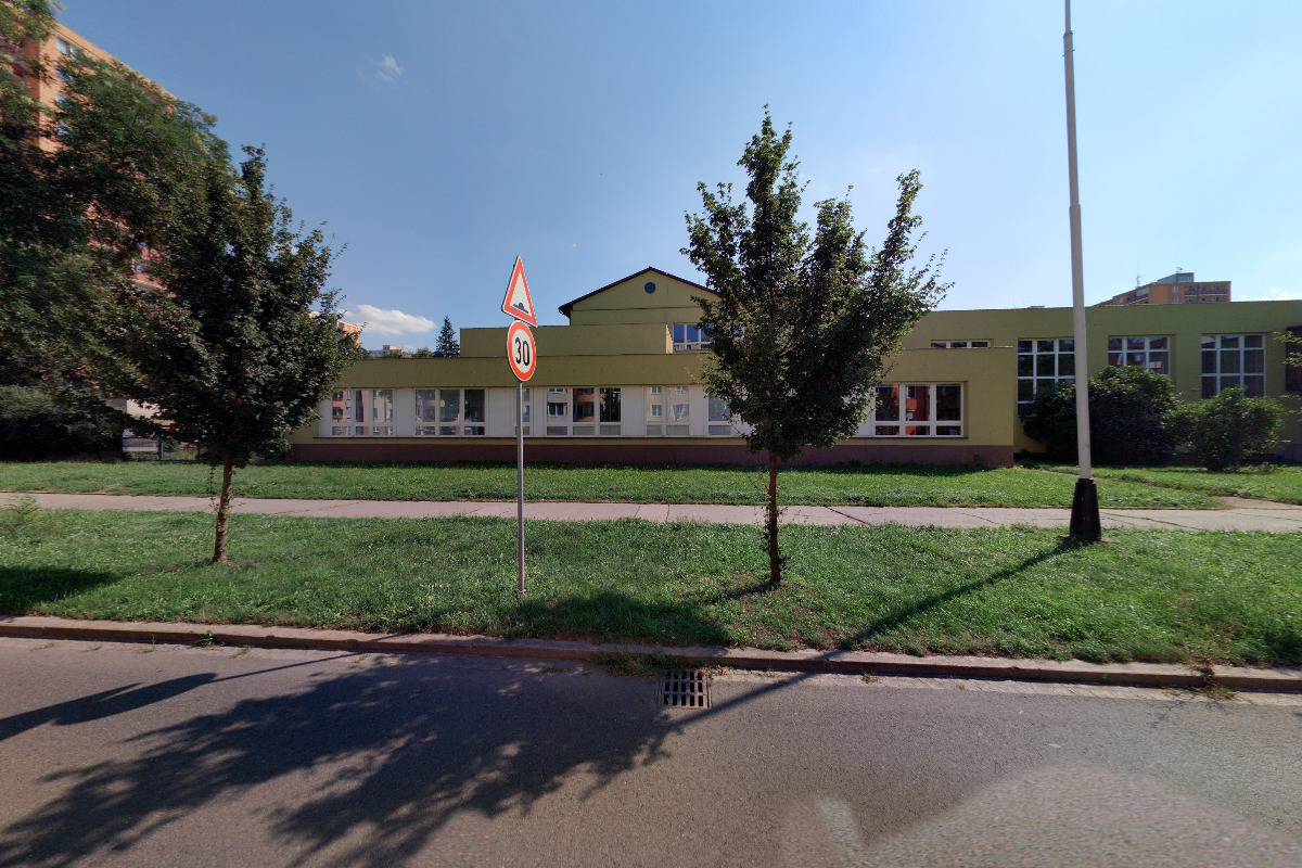 ZŠ Přerov, Trávník foto 2