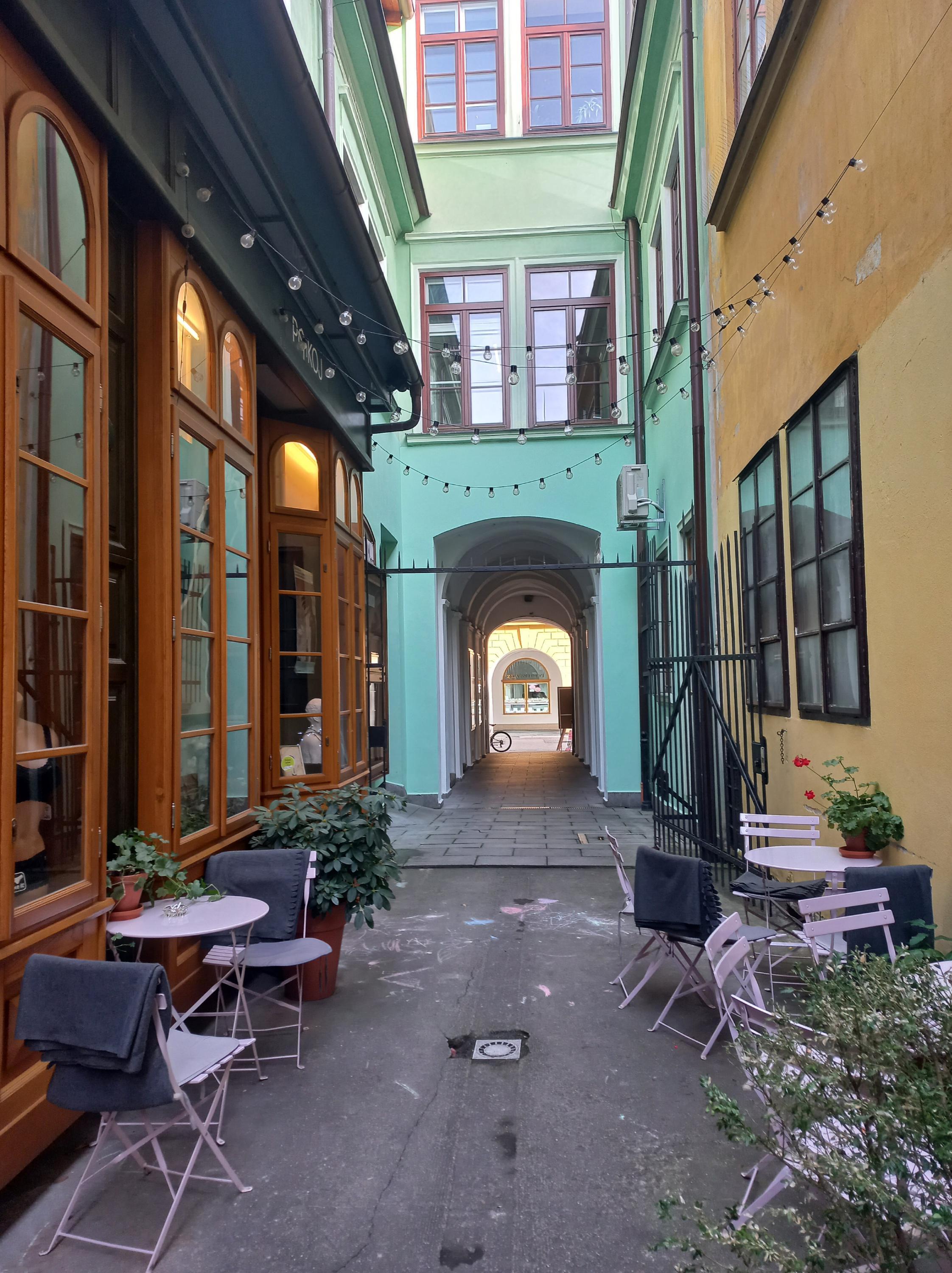 Kavárna Pokoj foto 5