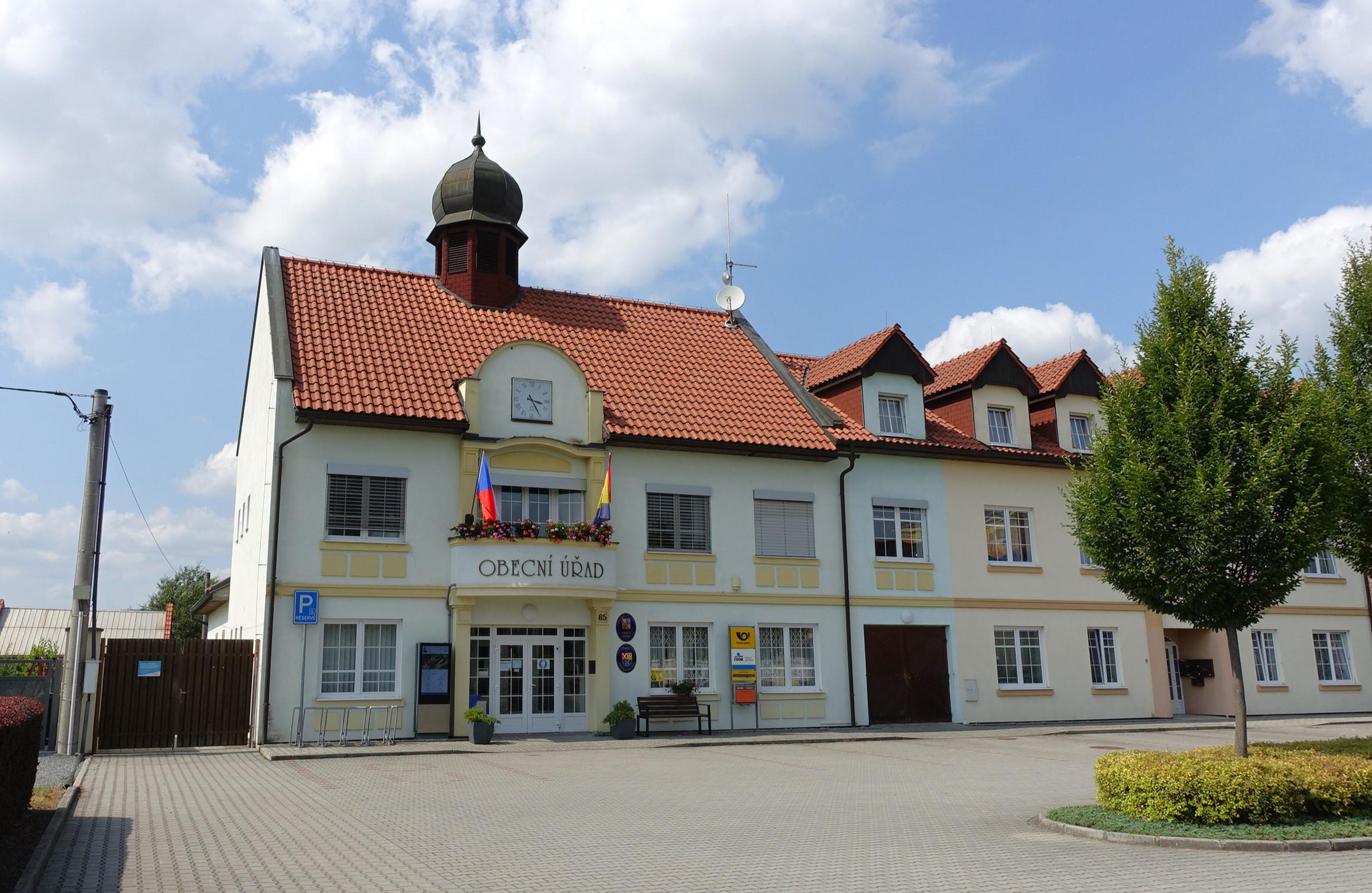 Osek nad Bečvou - obecní úřad foto 5