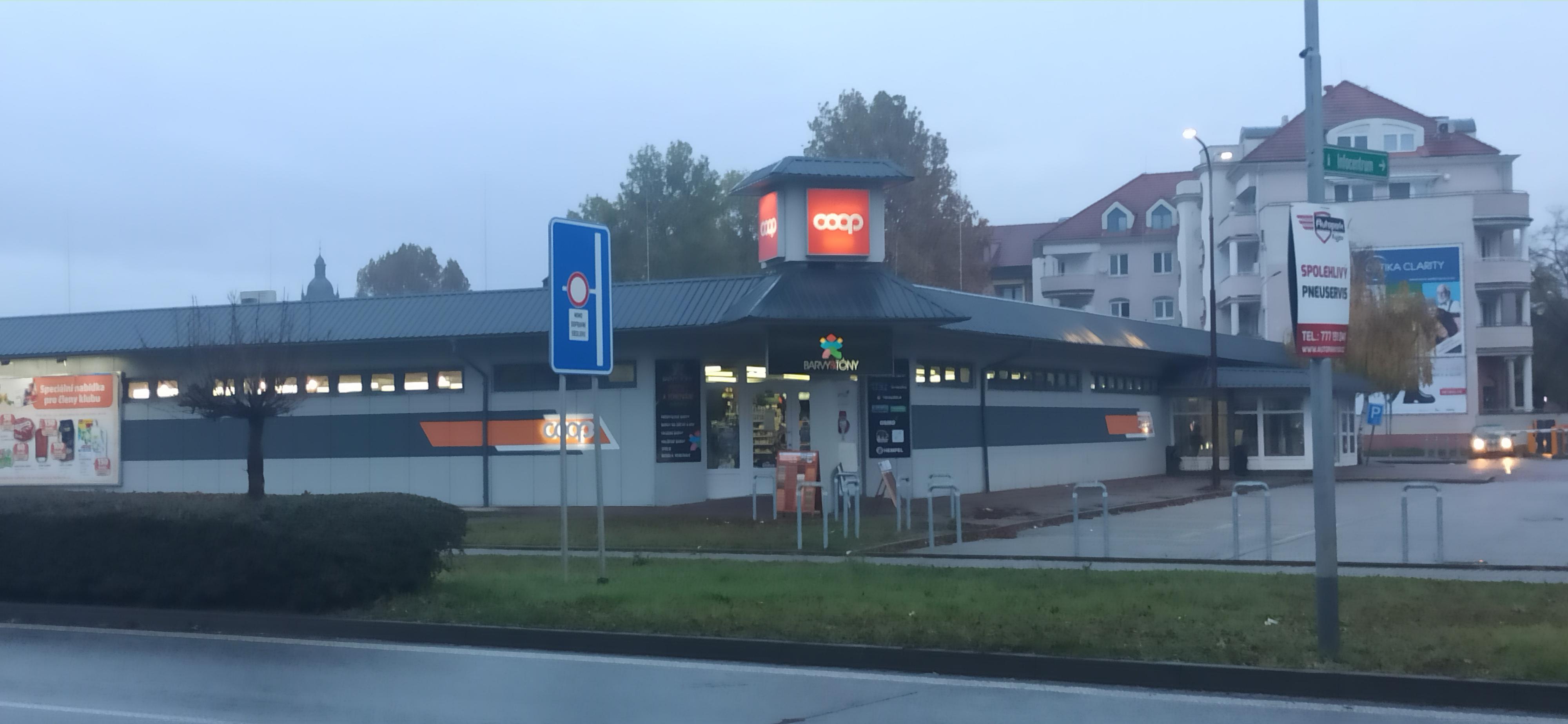 Jednota, spotřební družstvo v Hodoníně - COOP foto 2
