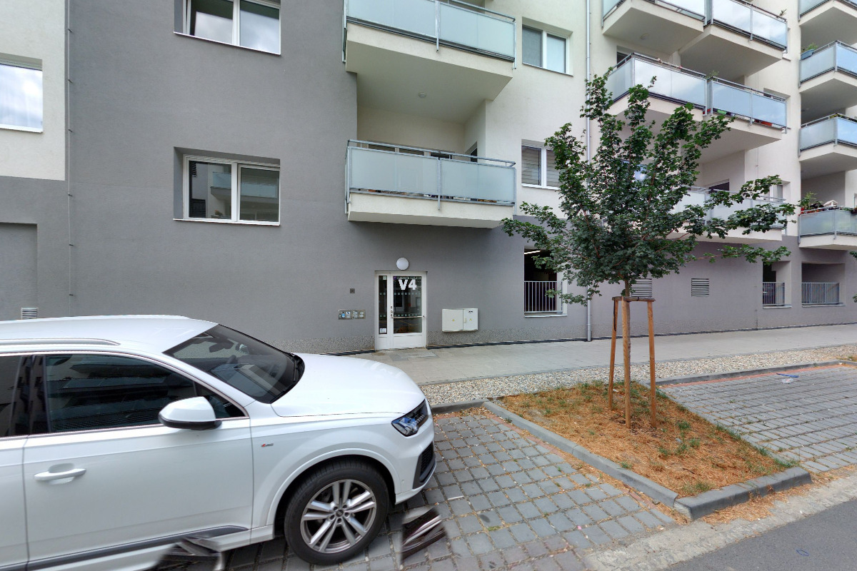 J&K - úklid nebytových prostor a tepovani