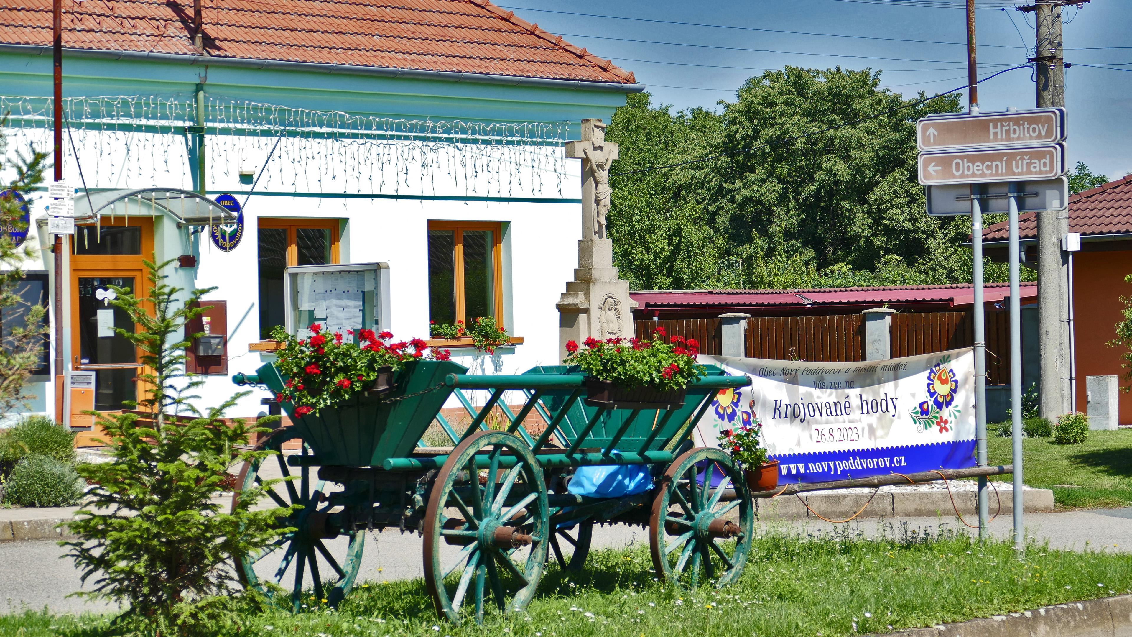 Nový Poddvorov - obecní úřad foto 3