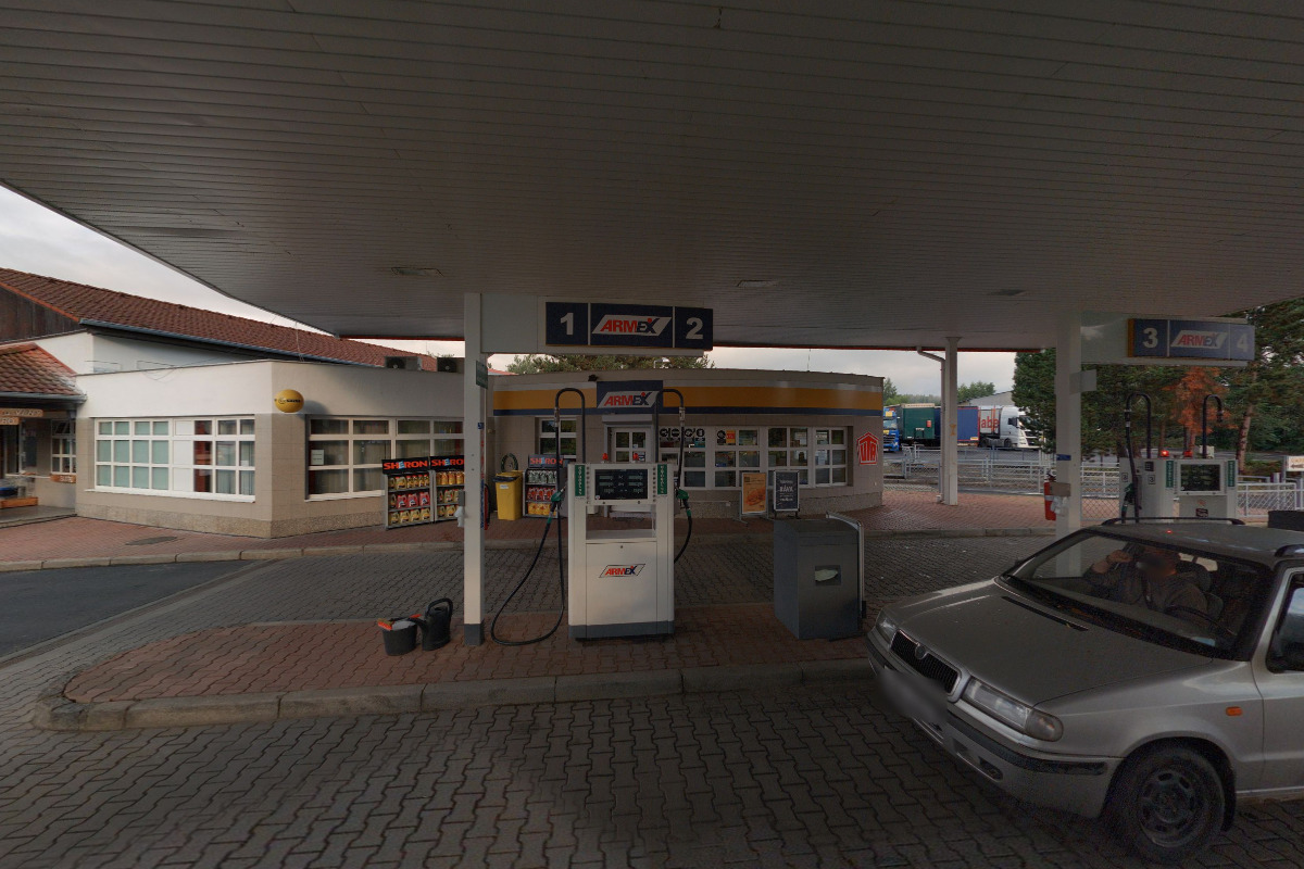 MAKRO-HOLDING, s.r.o.