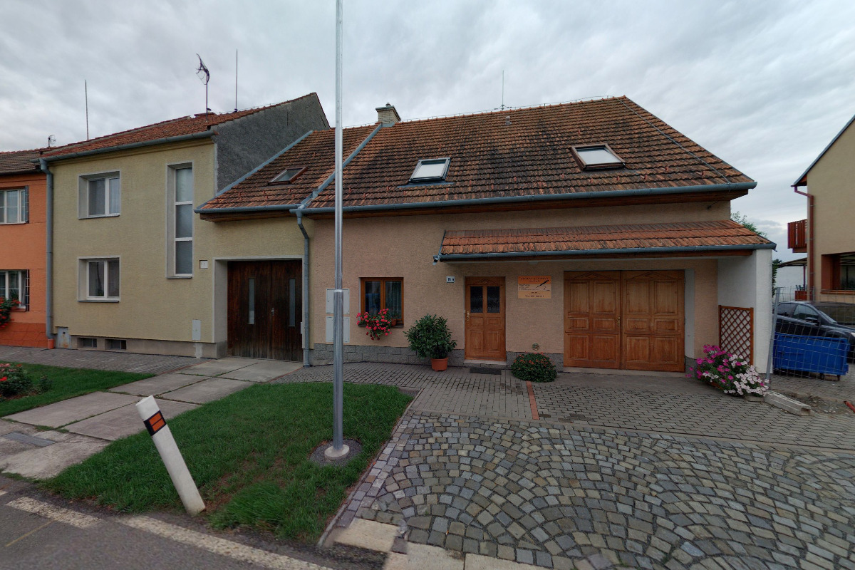 Opravy a úpravy oděvů Irena Pešáková foto 2