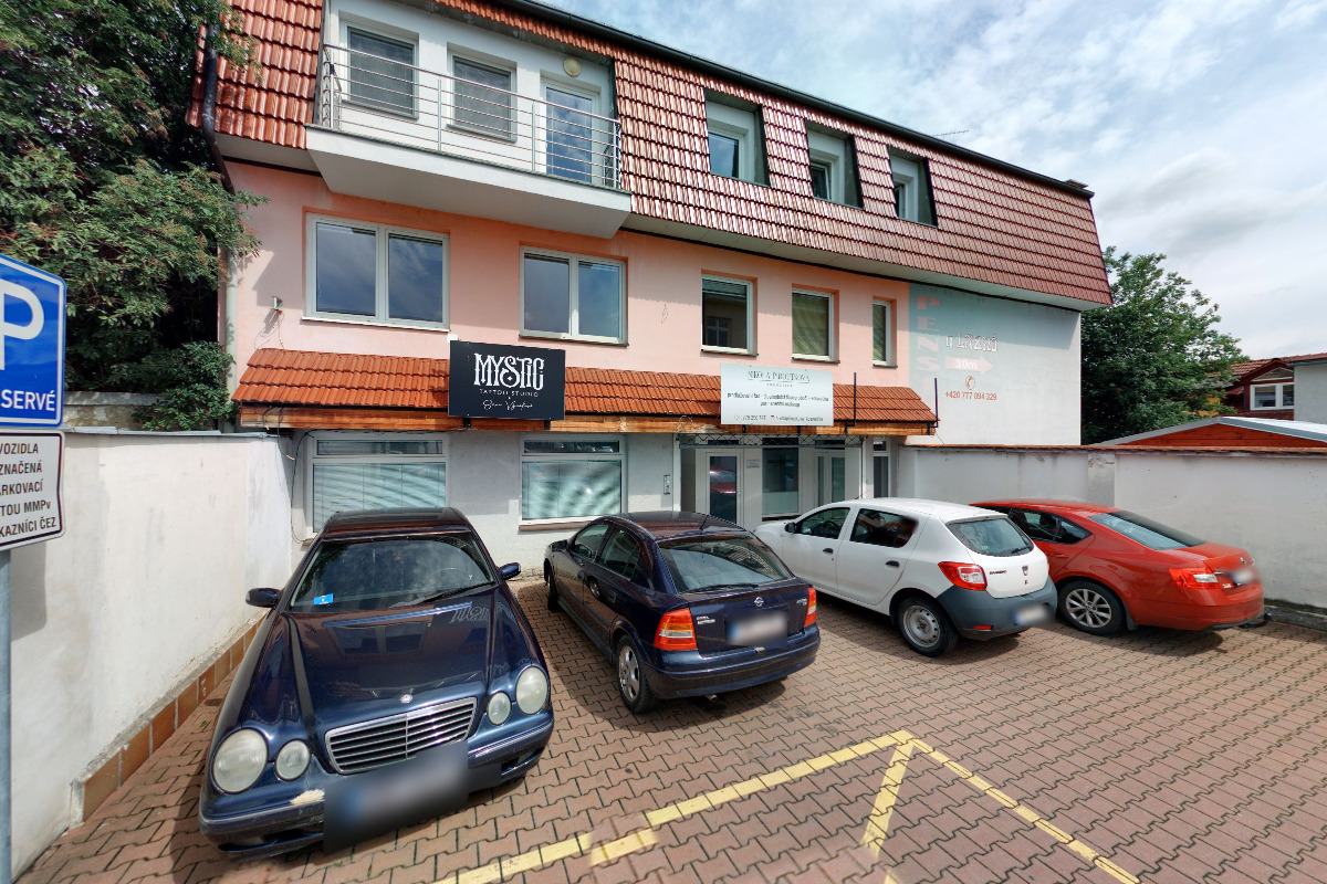 Nikola Piroutková - permanentní make-up foto 2