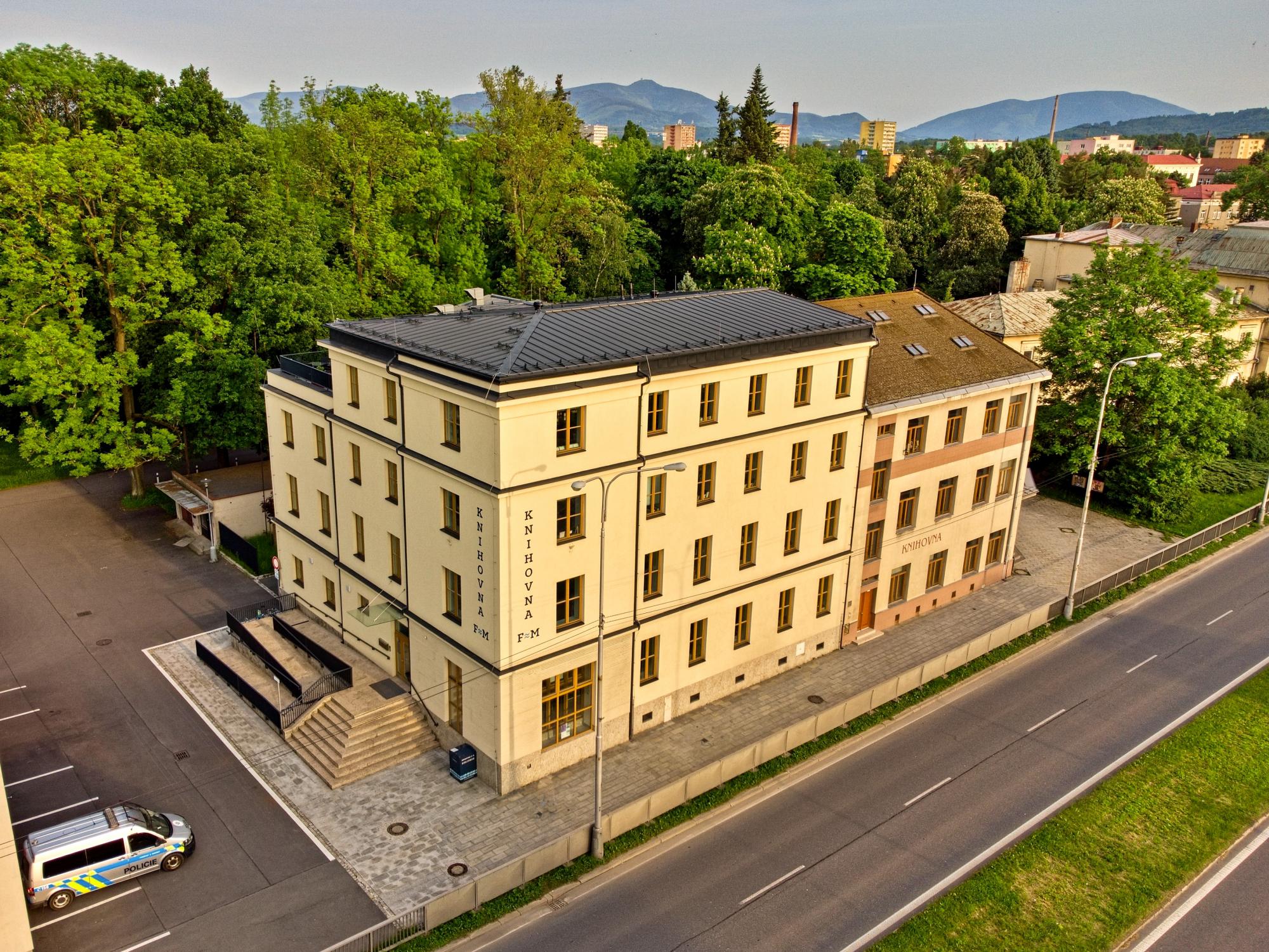 Městská knihovna F-M, pobočka Místek foto 3