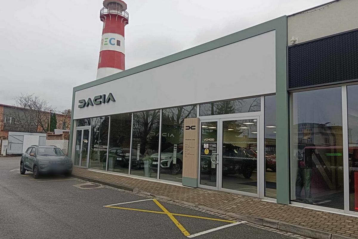 Auto Centrum Jih 2000 člen skupiny AUTO UH a.s.