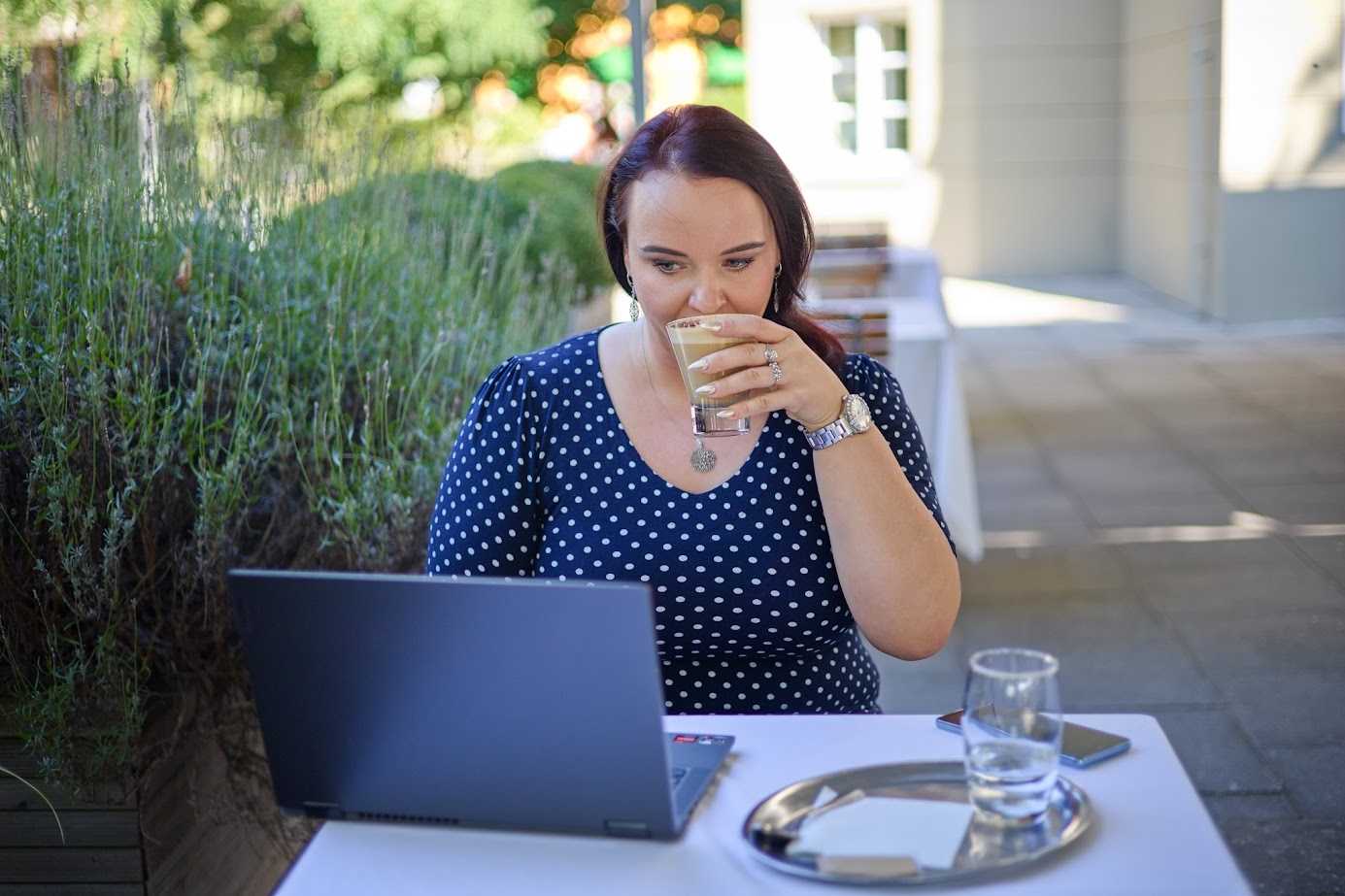 Virtuální asistentka Věra foto 2