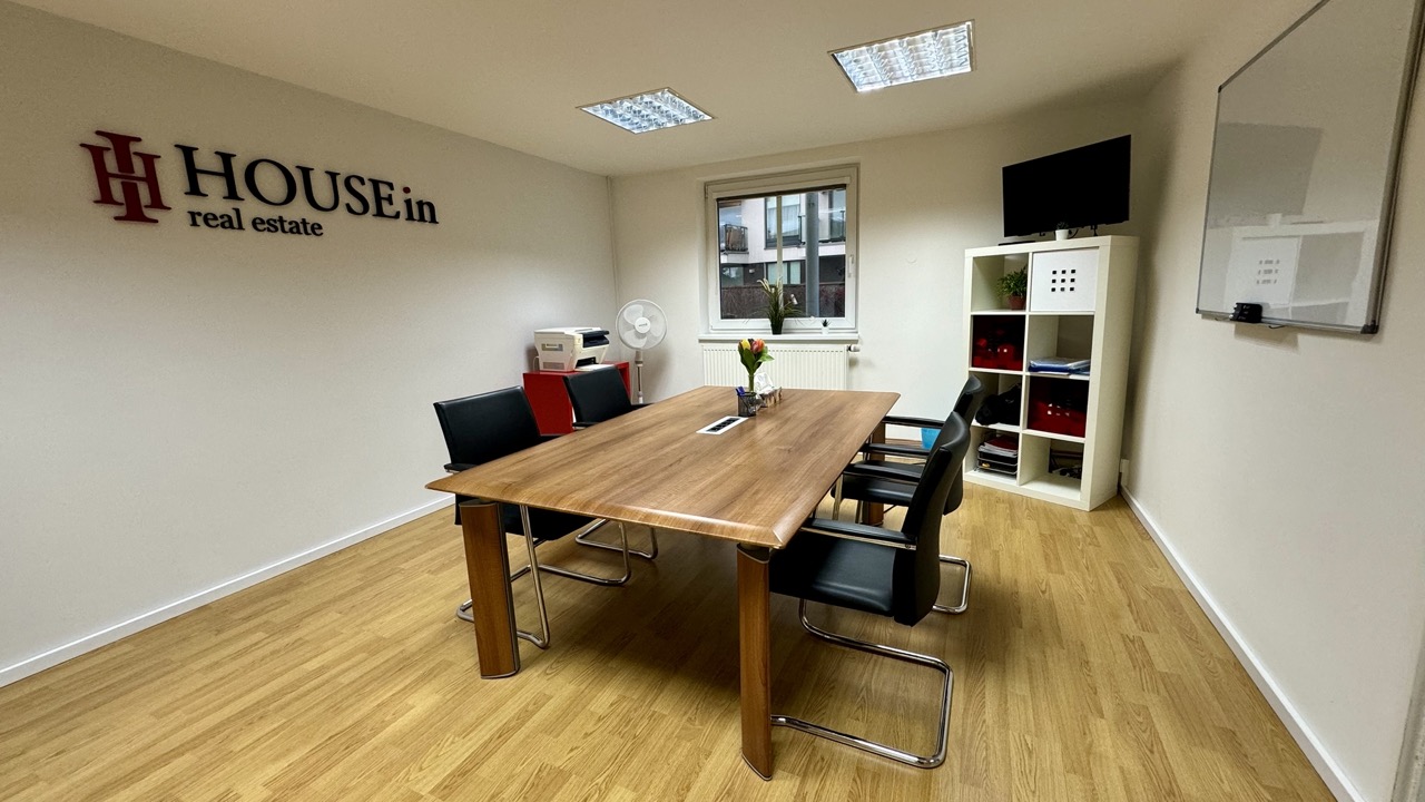 Adam Cloud - realitní makléř foto 2