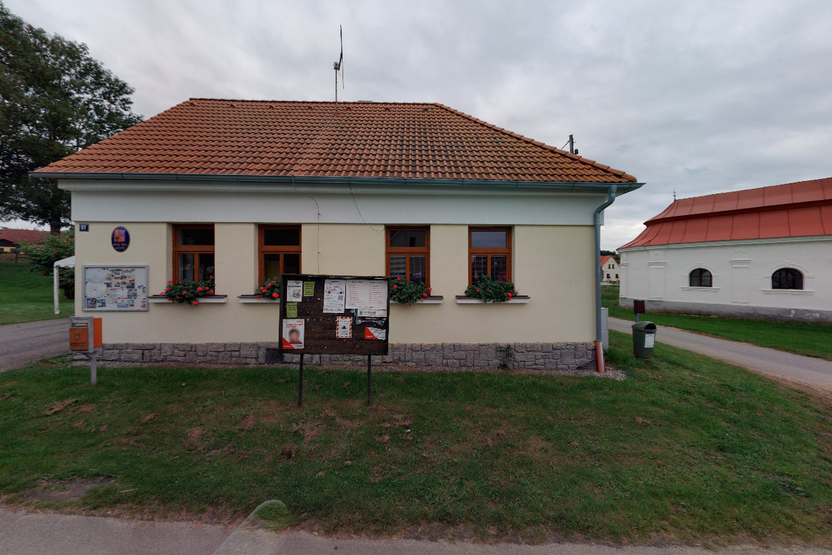 Kačlehy - obecní úřad foto 2
